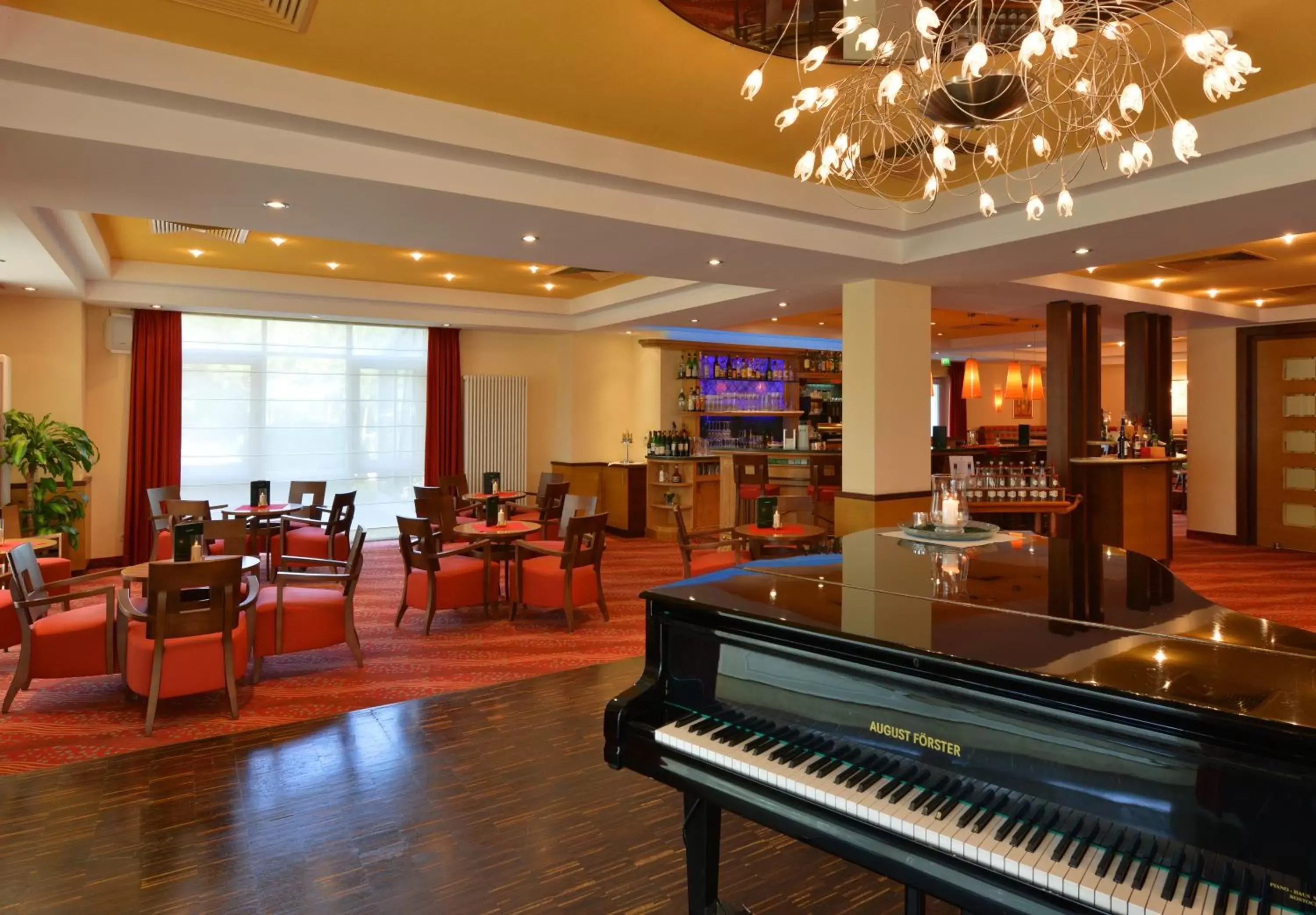 Lounge or bar, Restaurant/Places to Eat in IFA Graal-Müritz Hotel & Spa