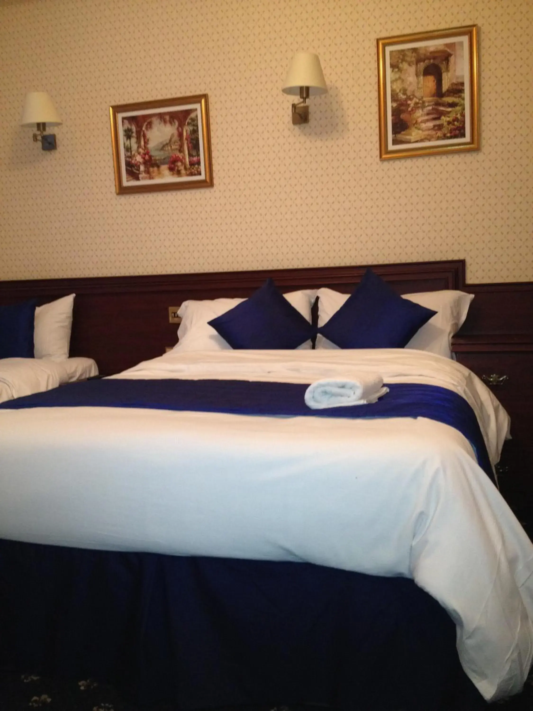 Bed in Avon Hotel
