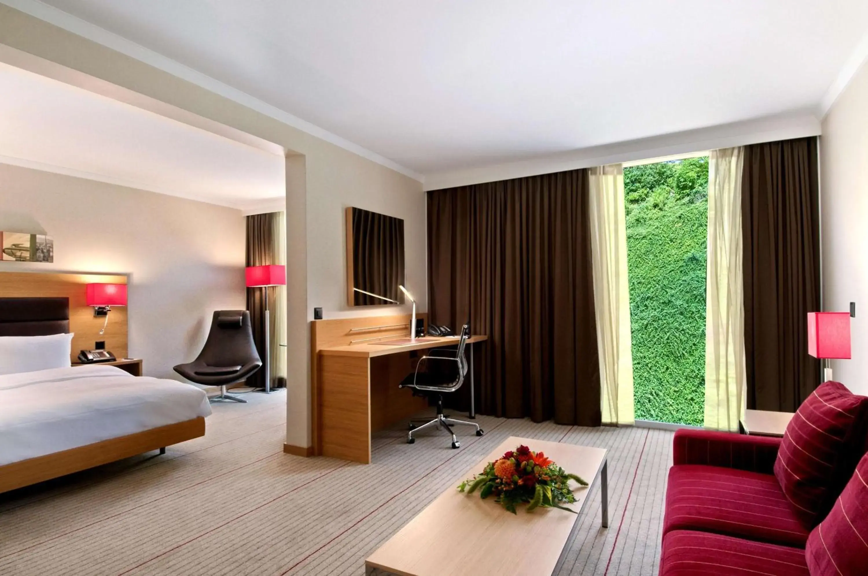 Bedroom, Bed in Hilton Zurich Airport