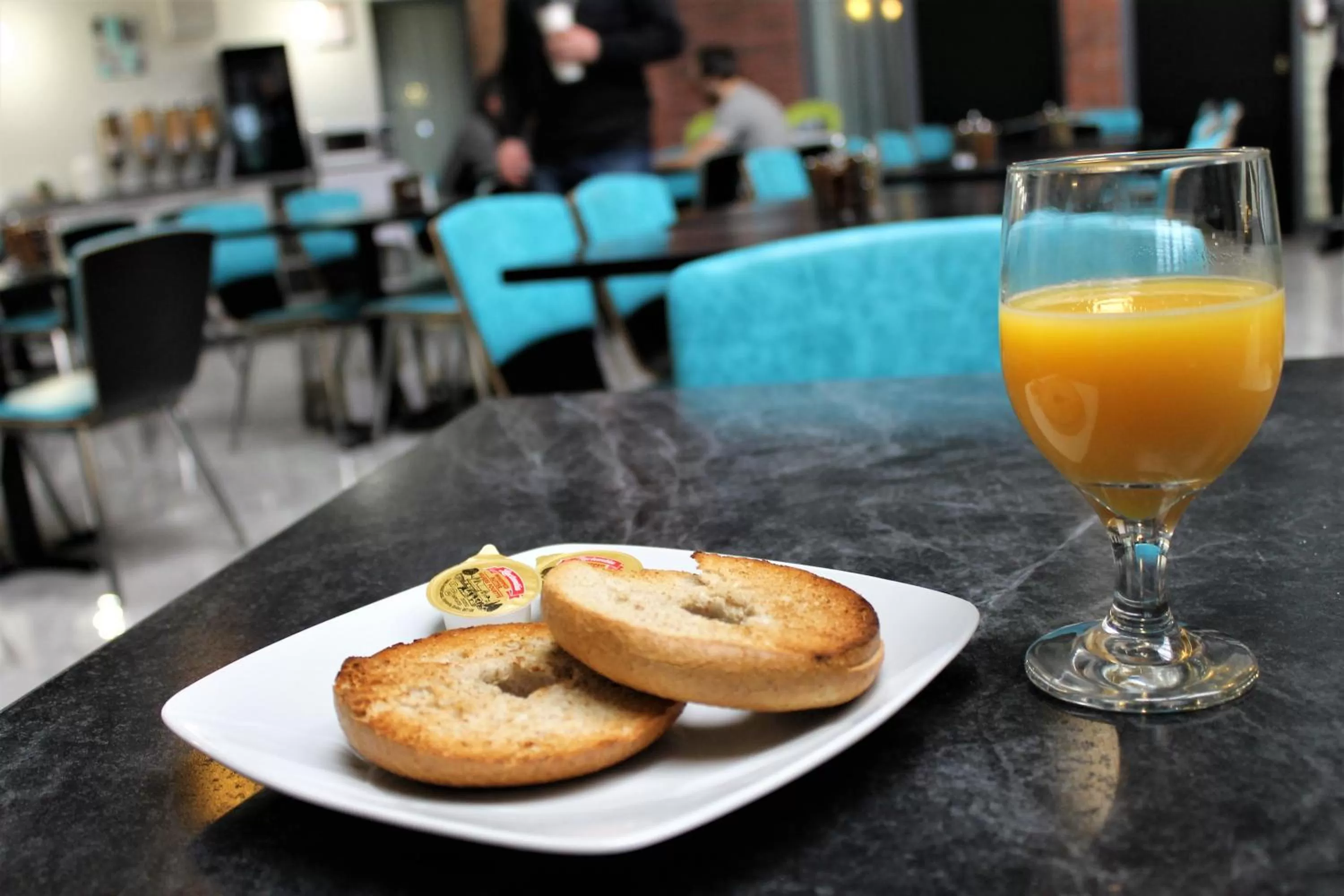 Breakfast in Best Western Laval-Montreal & Conference Centre