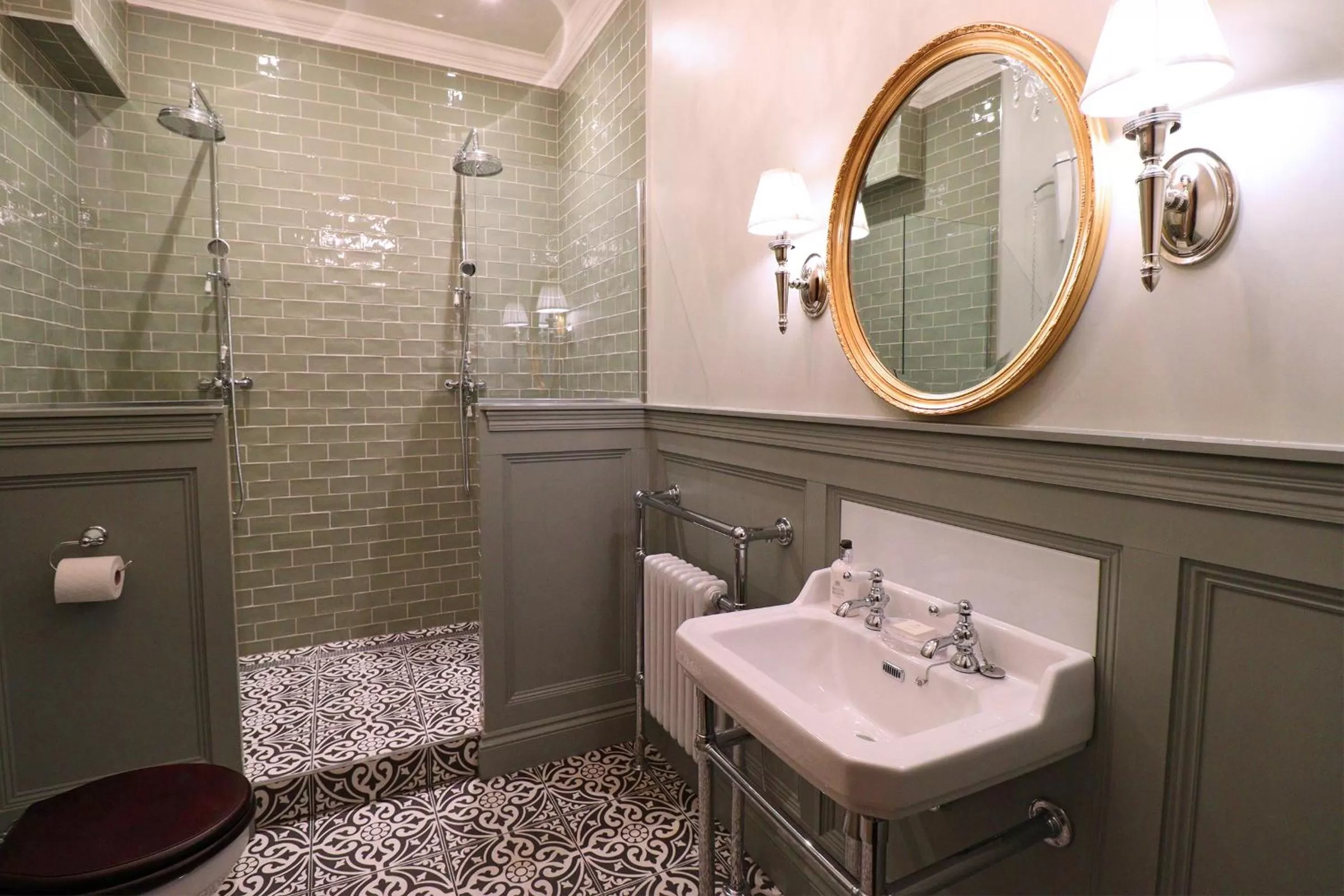 Shower in The Georgian Swansea