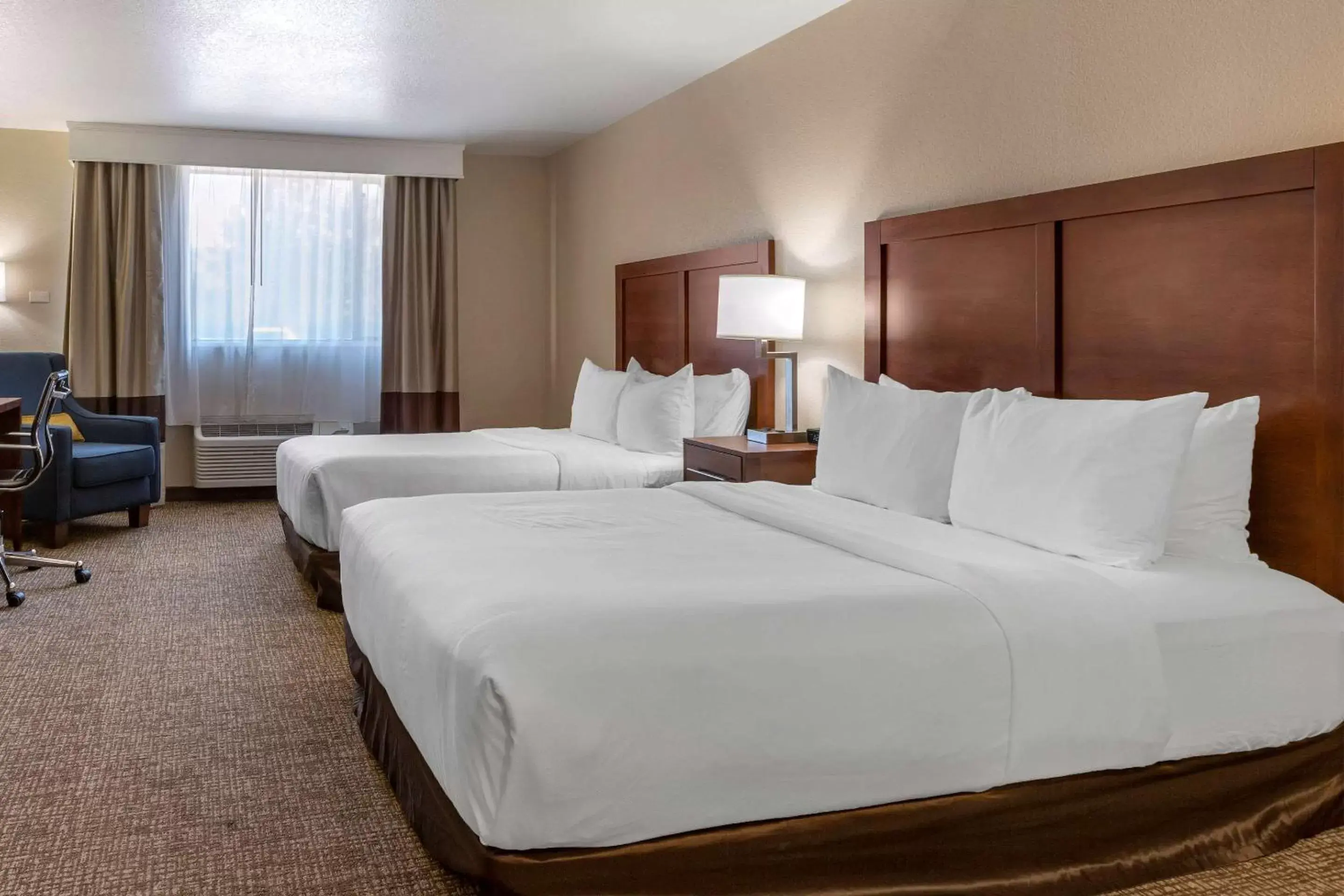 Bedroom, Bed in Comfort Inn & Suites I-90 City Center