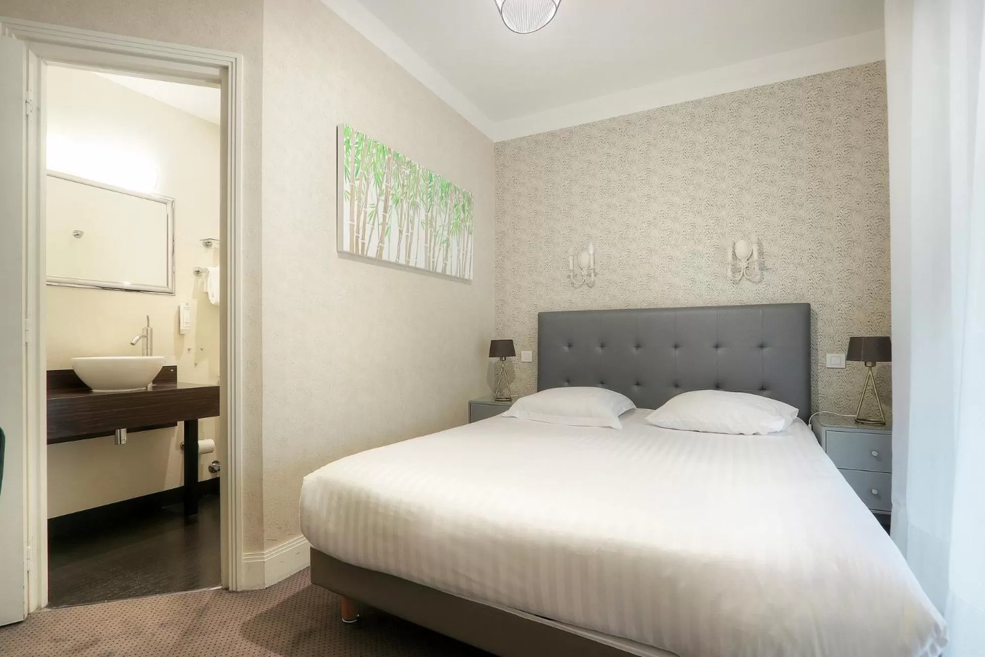 Bedroom, Bed in Best Western Hôtel Brittany La Baule Centre & Plages