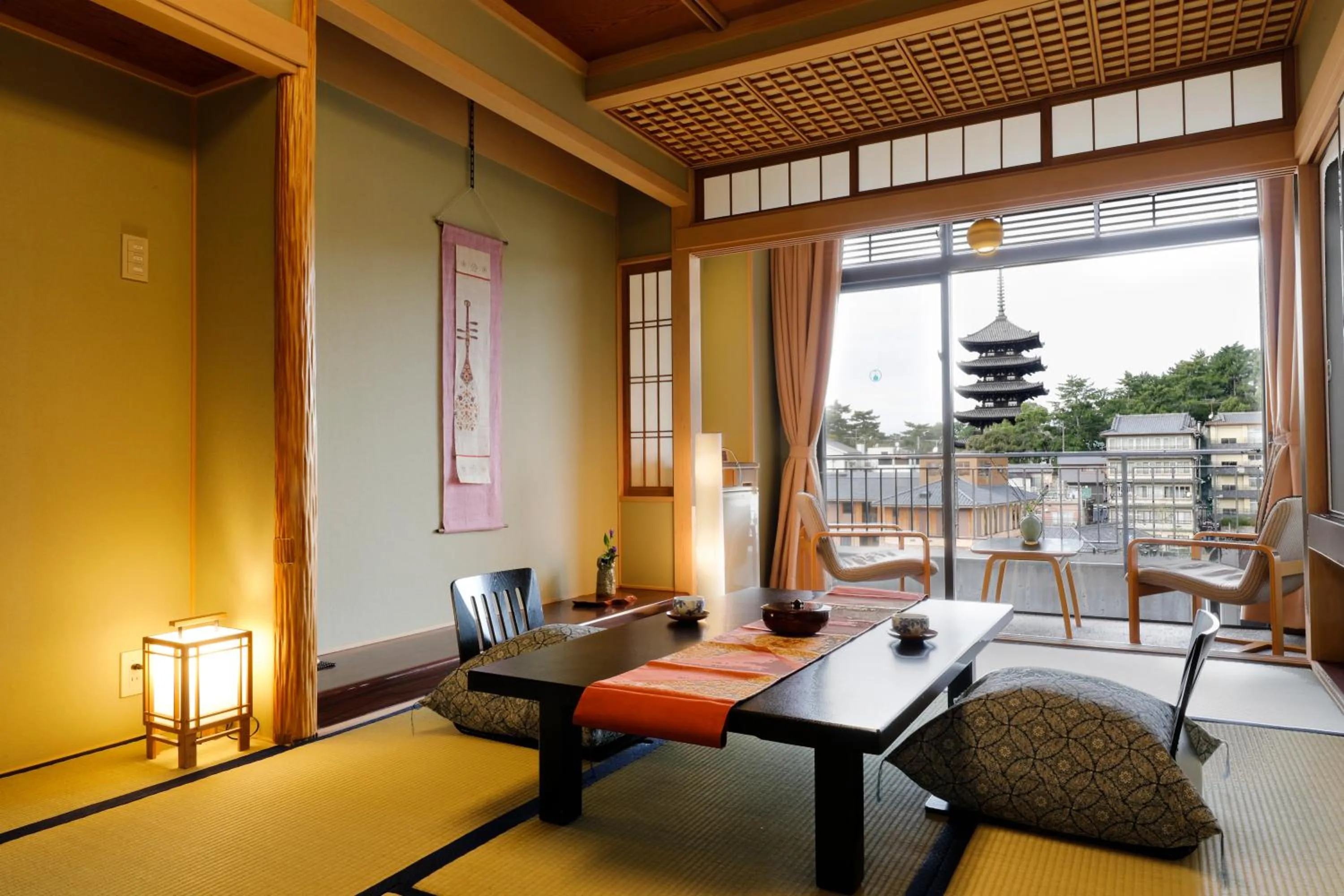Photo of the whole room, Seating Area in Asukasou Hotel