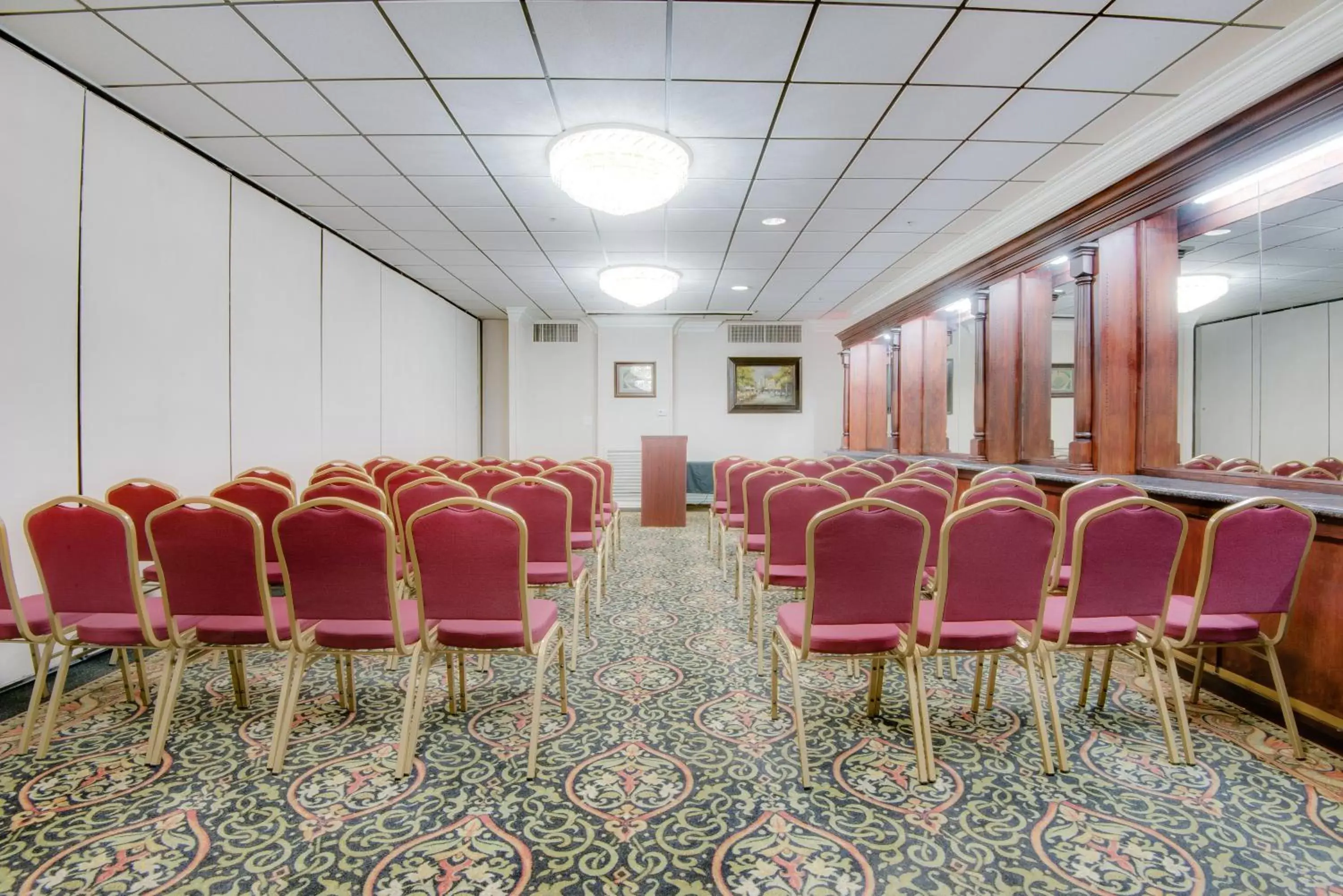 Banquet/Function facilities in Ramada by Wyndham Metairie New Orleans Airport