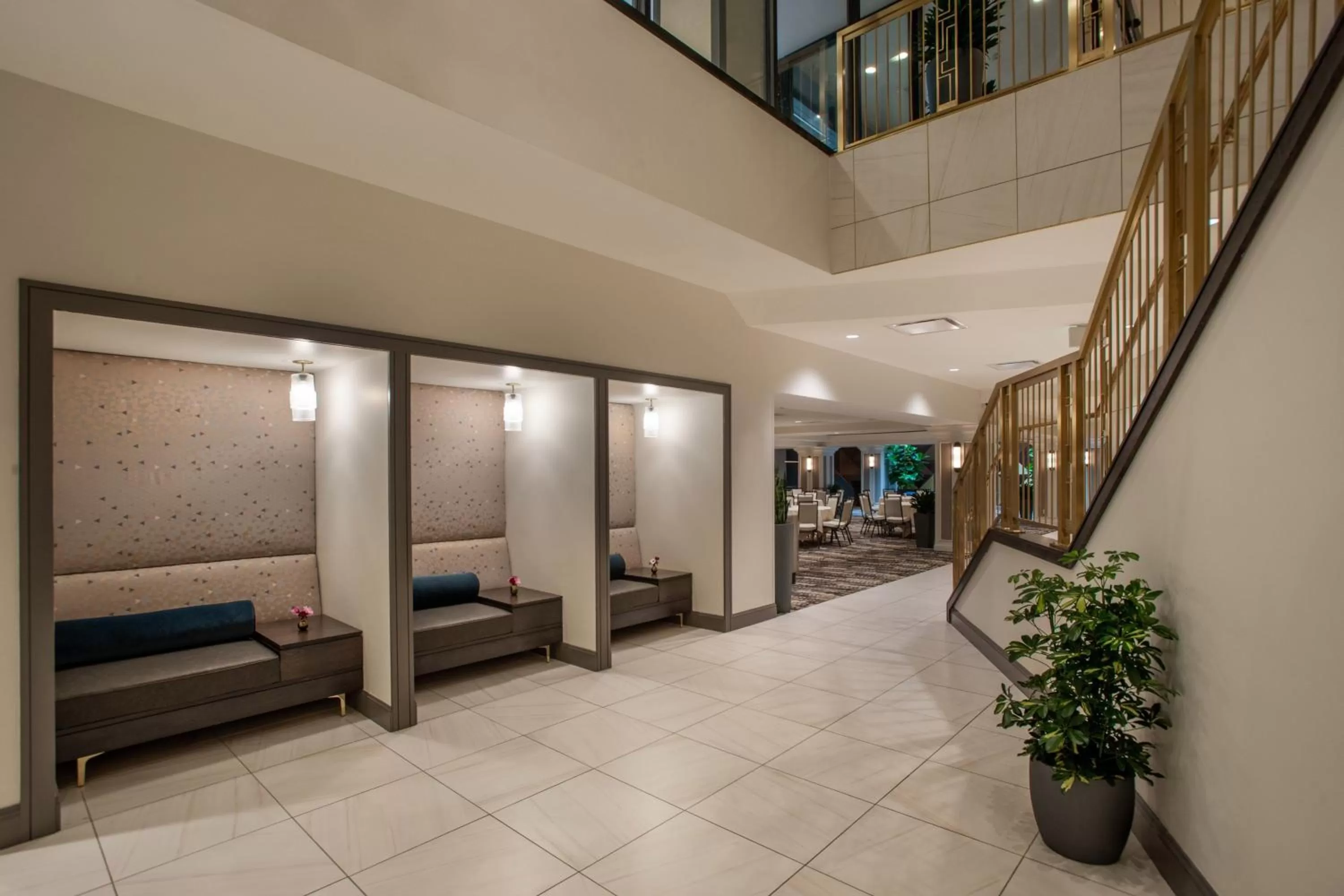 Lounge or bar in Magnolia Hotel Denver, a Tribute Portfolio Hotel