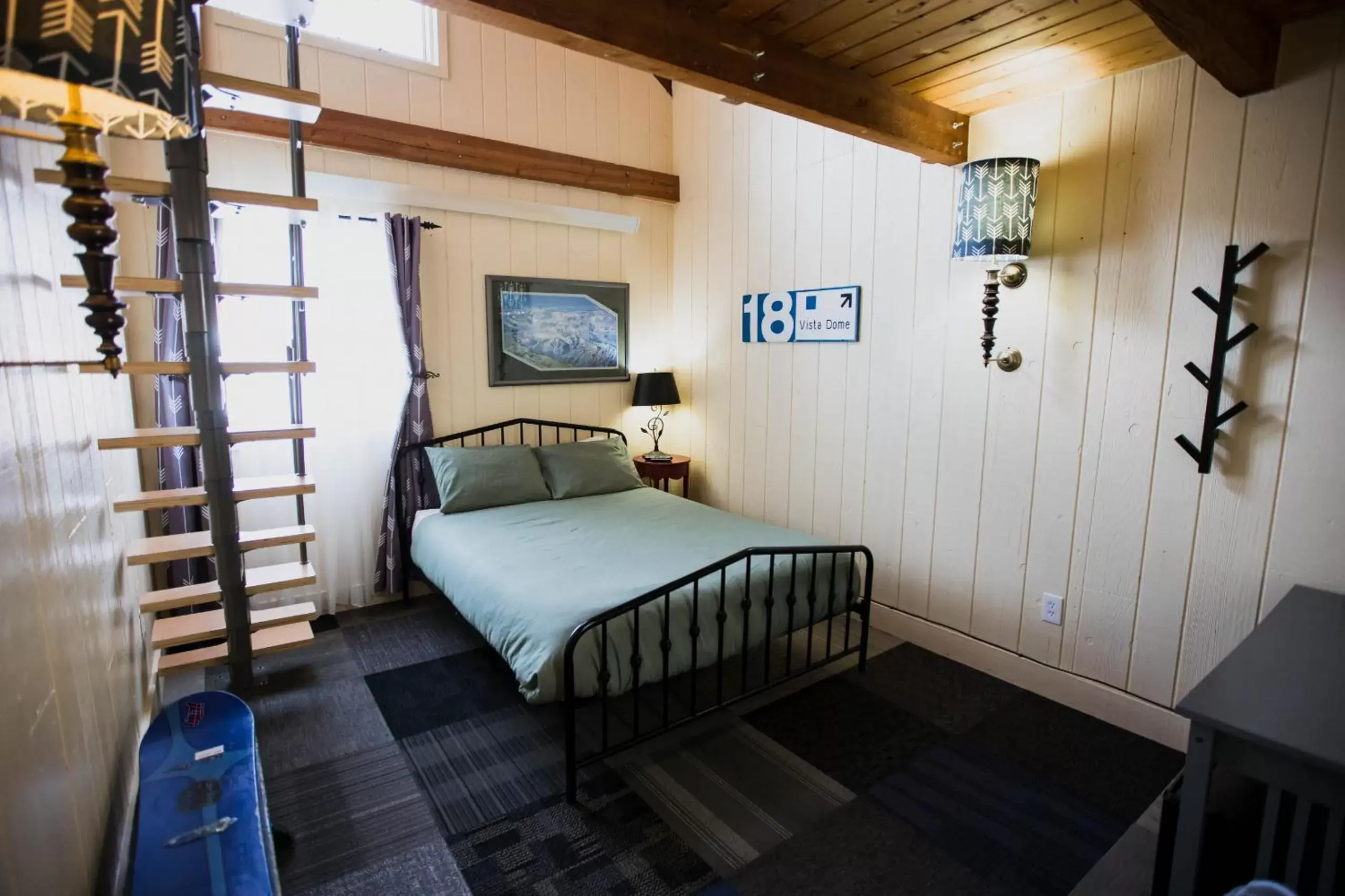 Bed in The Viking Lodge - Downtown Winter Park Colorado