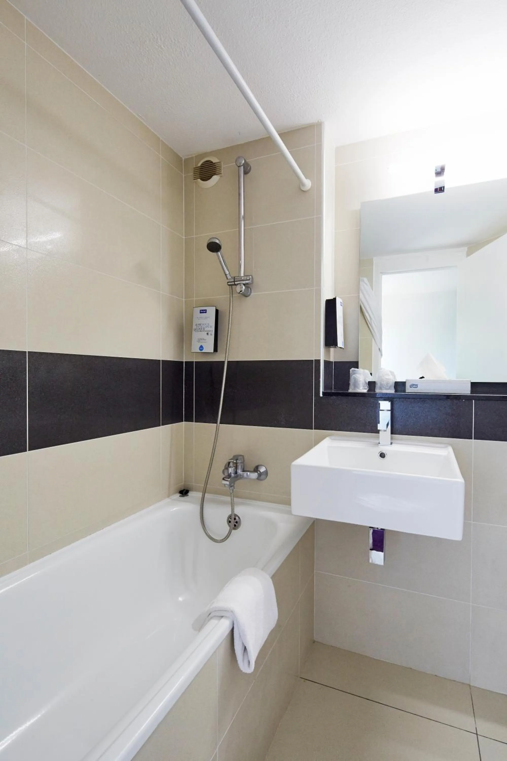 Toilet in Kyriad Hotel Meaux