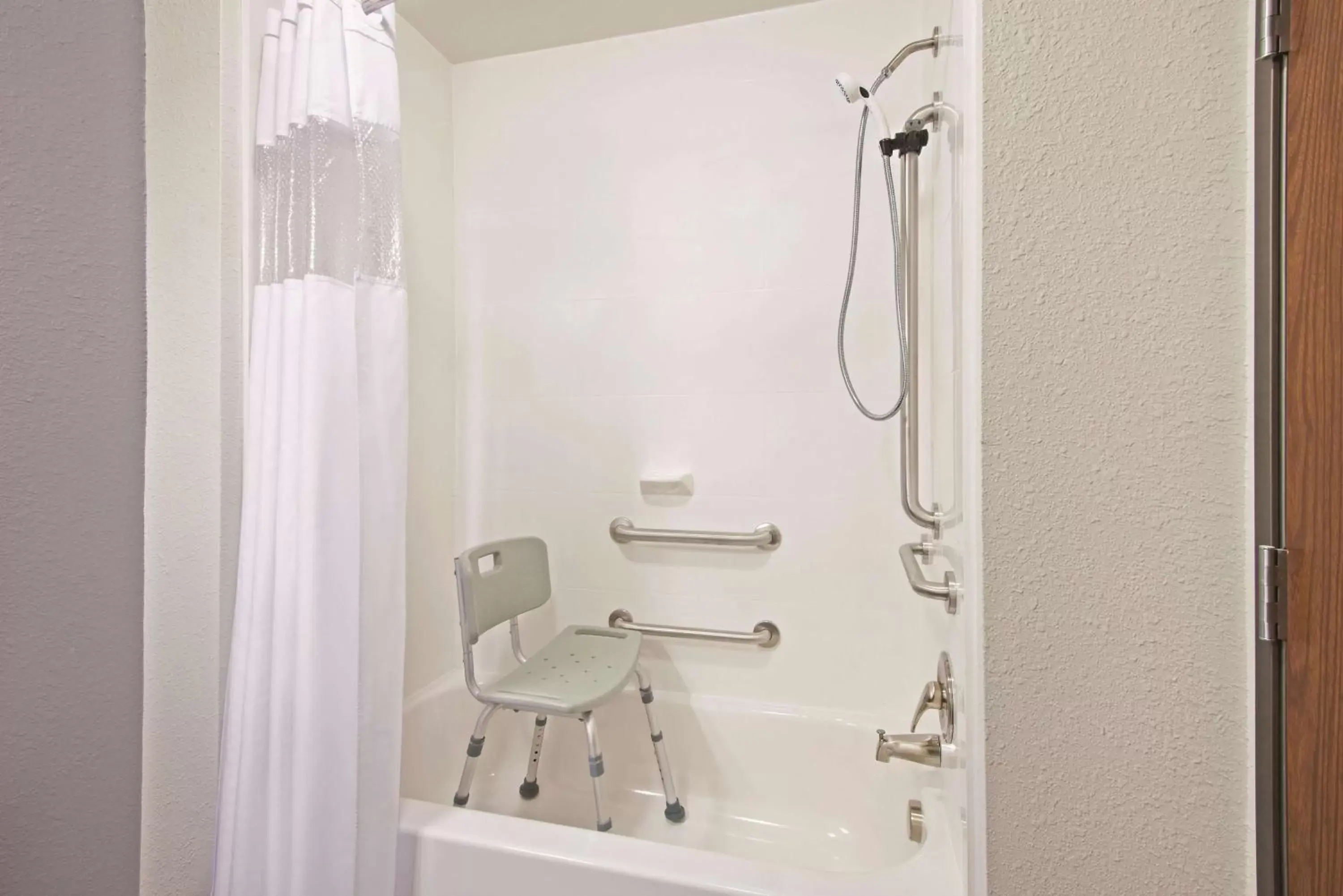 Photo of the whole room, Bathroom in La Quinta by Wyndham Morgantown