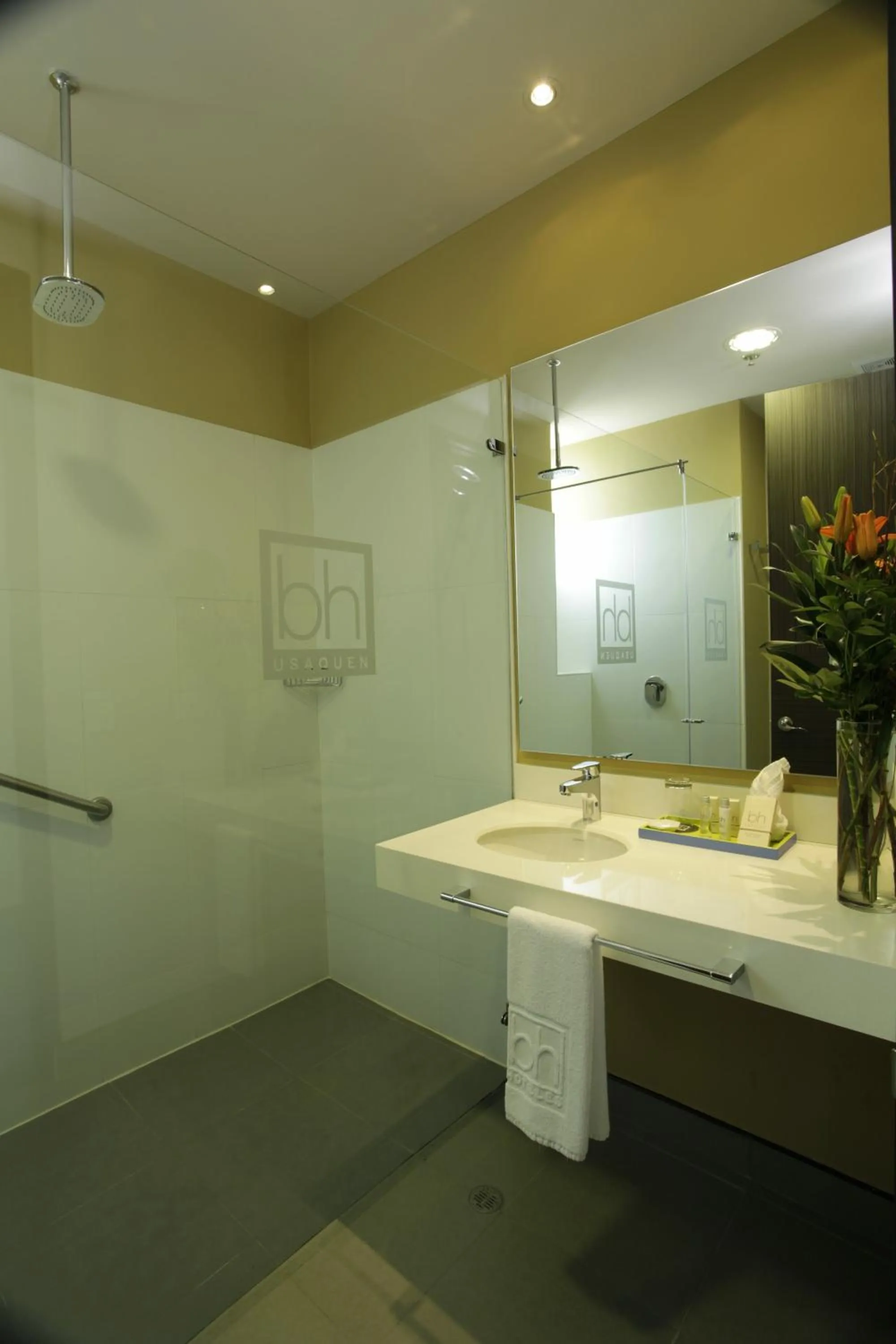 Bathroom in Hotel bh Usaquén