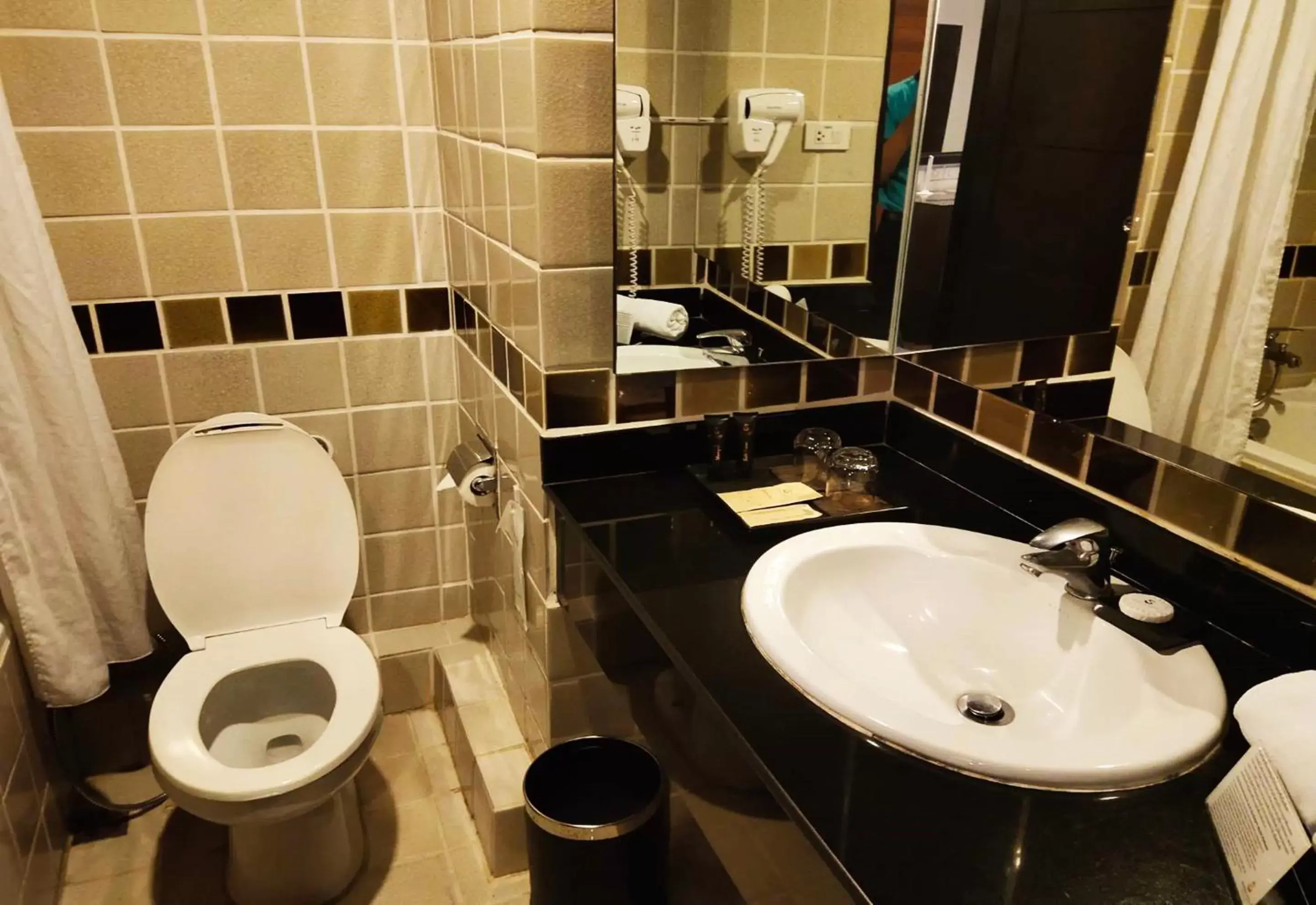 Toilet, Bathroom in Sunbeam Hotel Pattaya - SHA Extra Plus