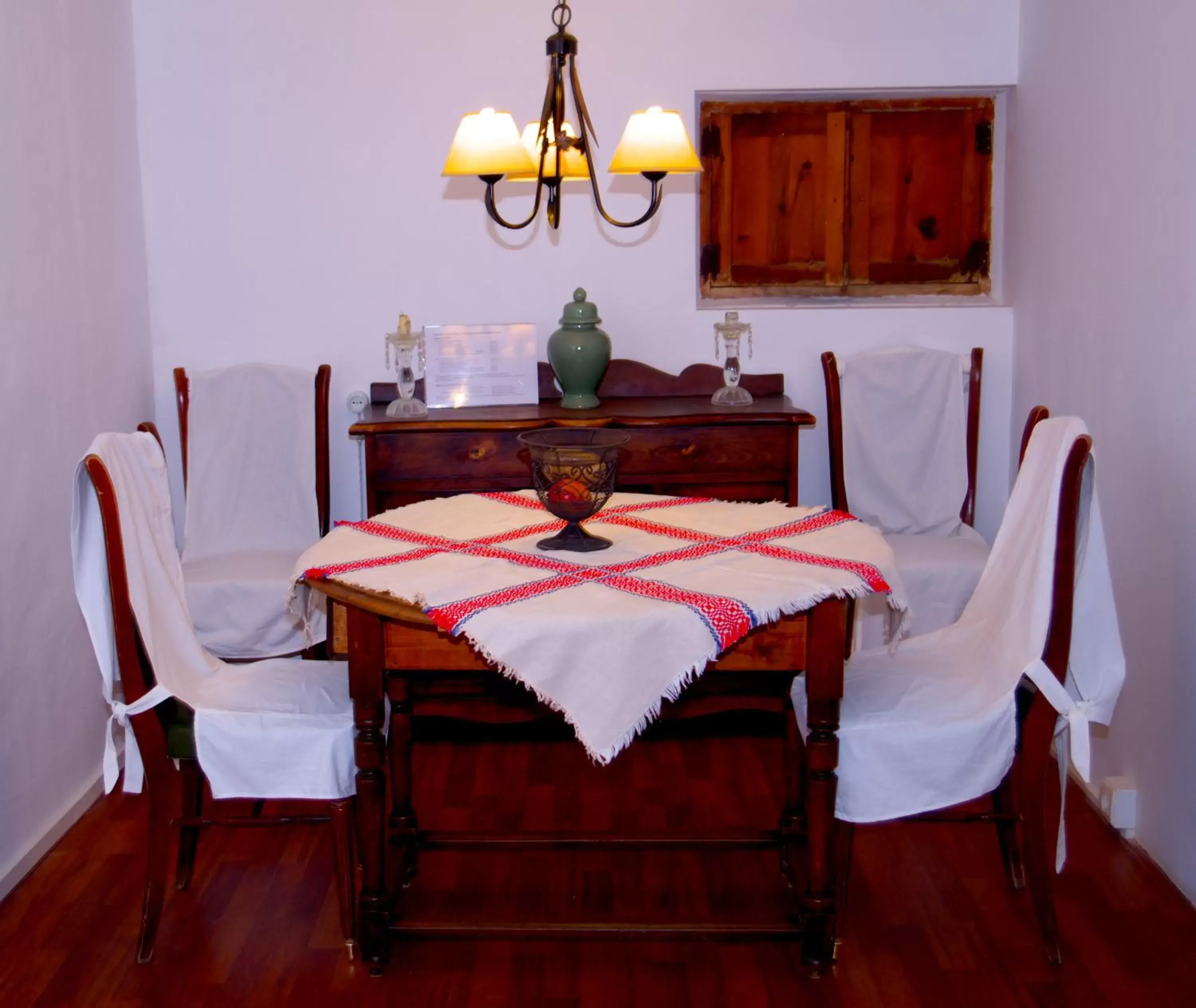 Dining Area in Olmitos 3 Hotel boutique, Casa-Palacio