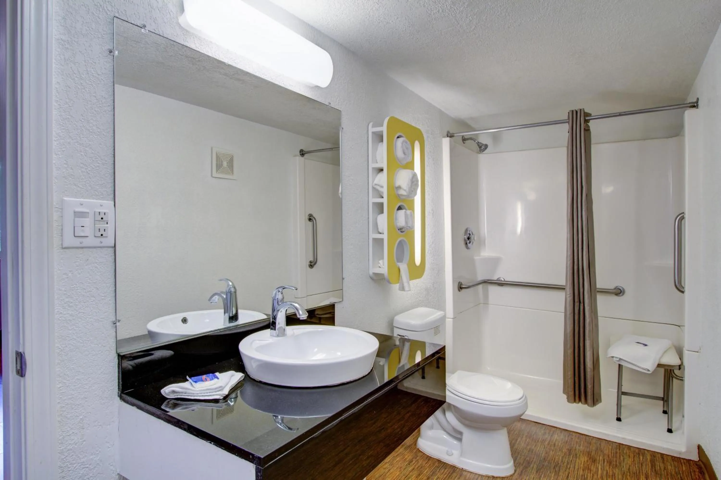 Bathroom in Motel 6-Richfield, OH