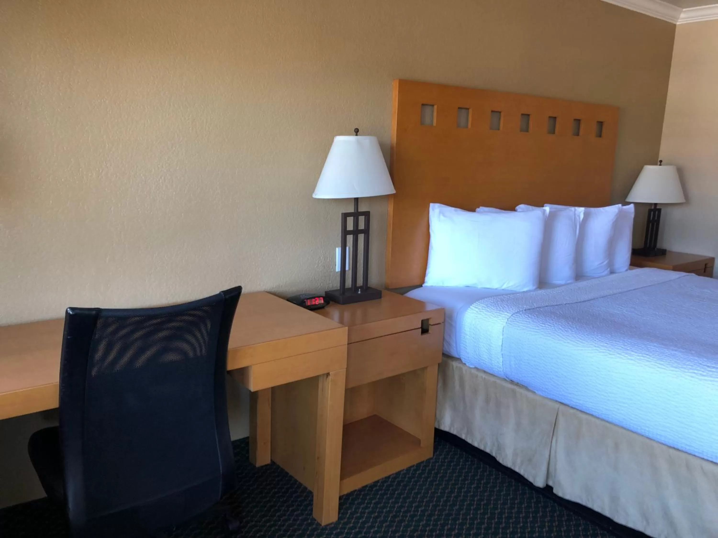 Bed in Lake Point Lodge