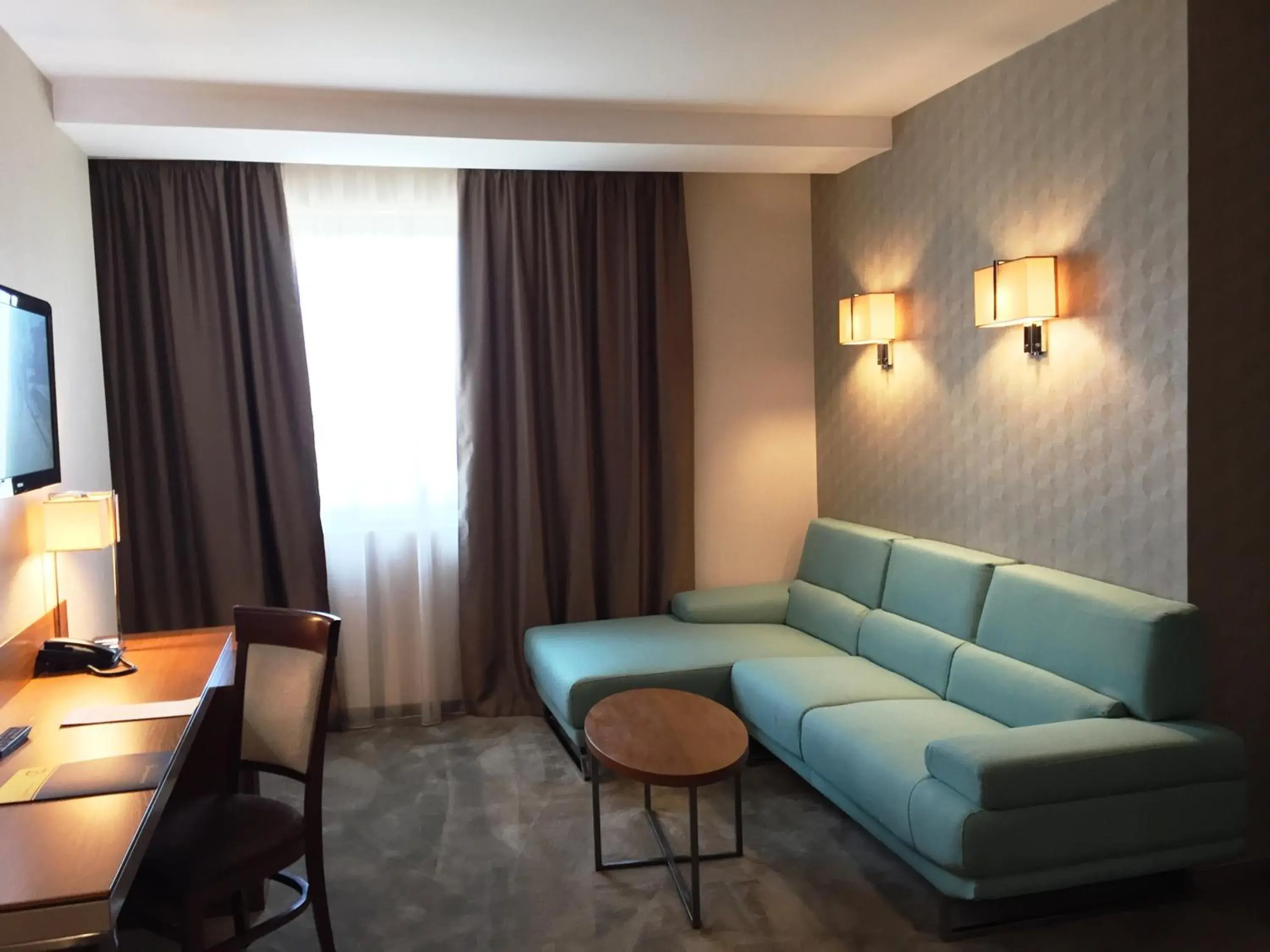 Living room, Seating Area in Hotel Golden Tulip Varna