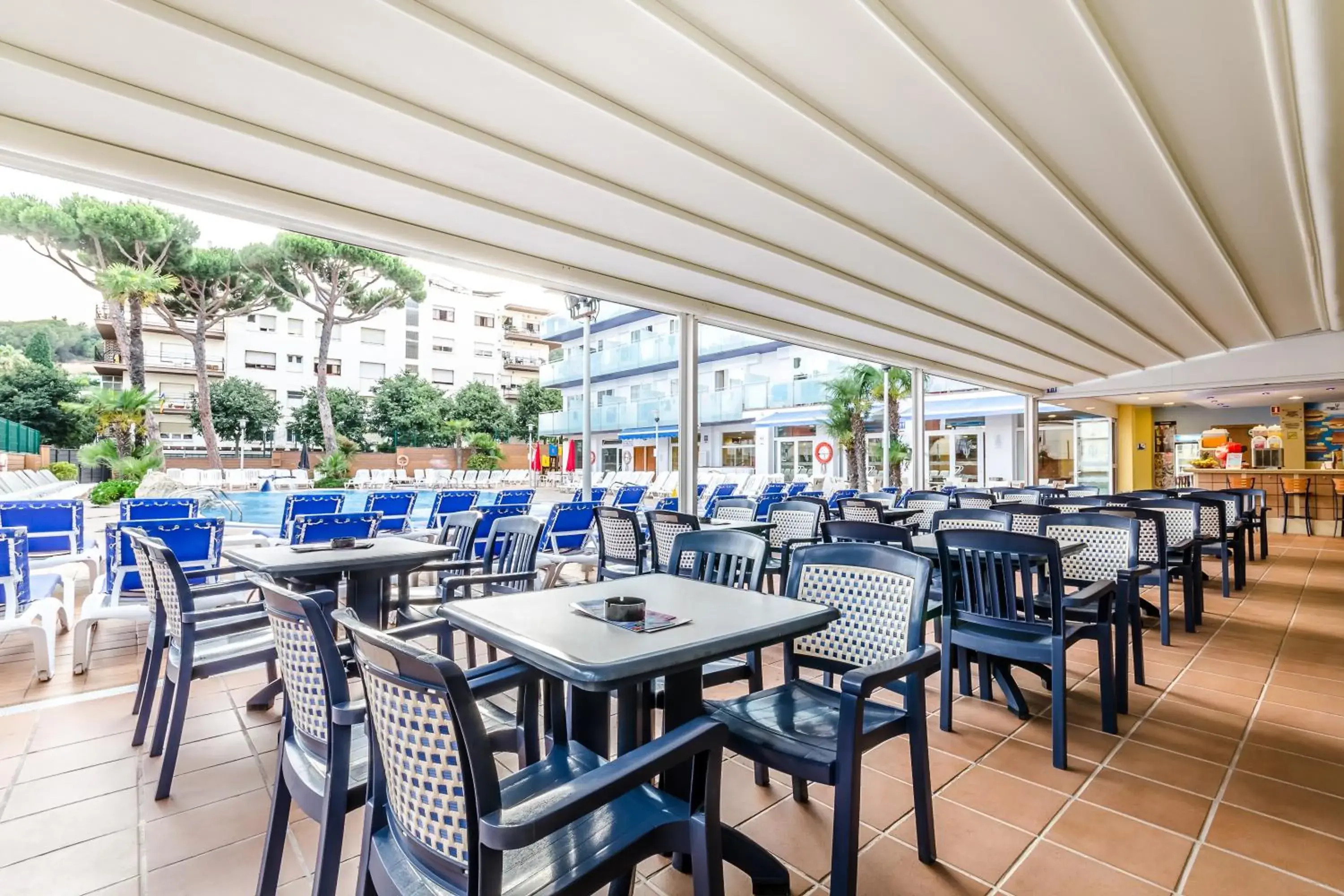 Lounge or bar, Restaurant/Places to Eat in Hotel Mar Blau