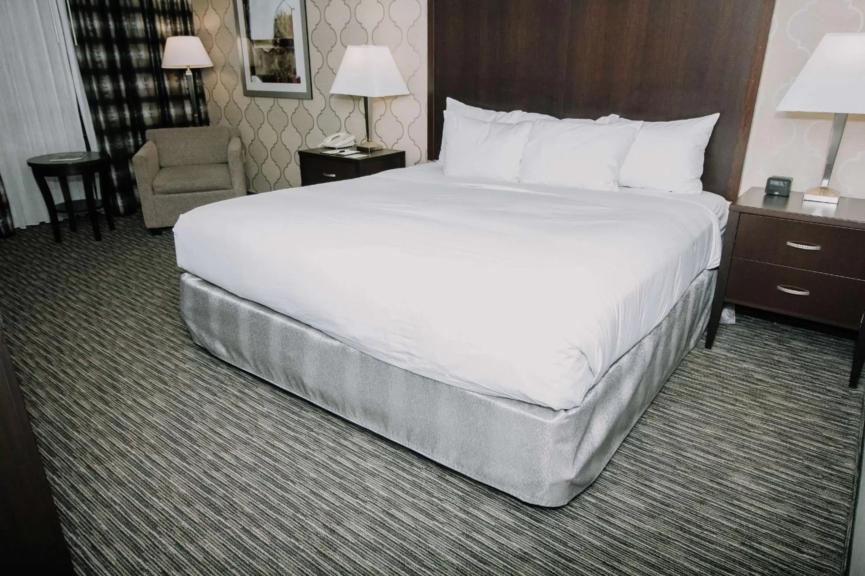 Bed in DoubleTree by Hilton Dearborn Bed in DoubleTree by Hilton Dearborn
