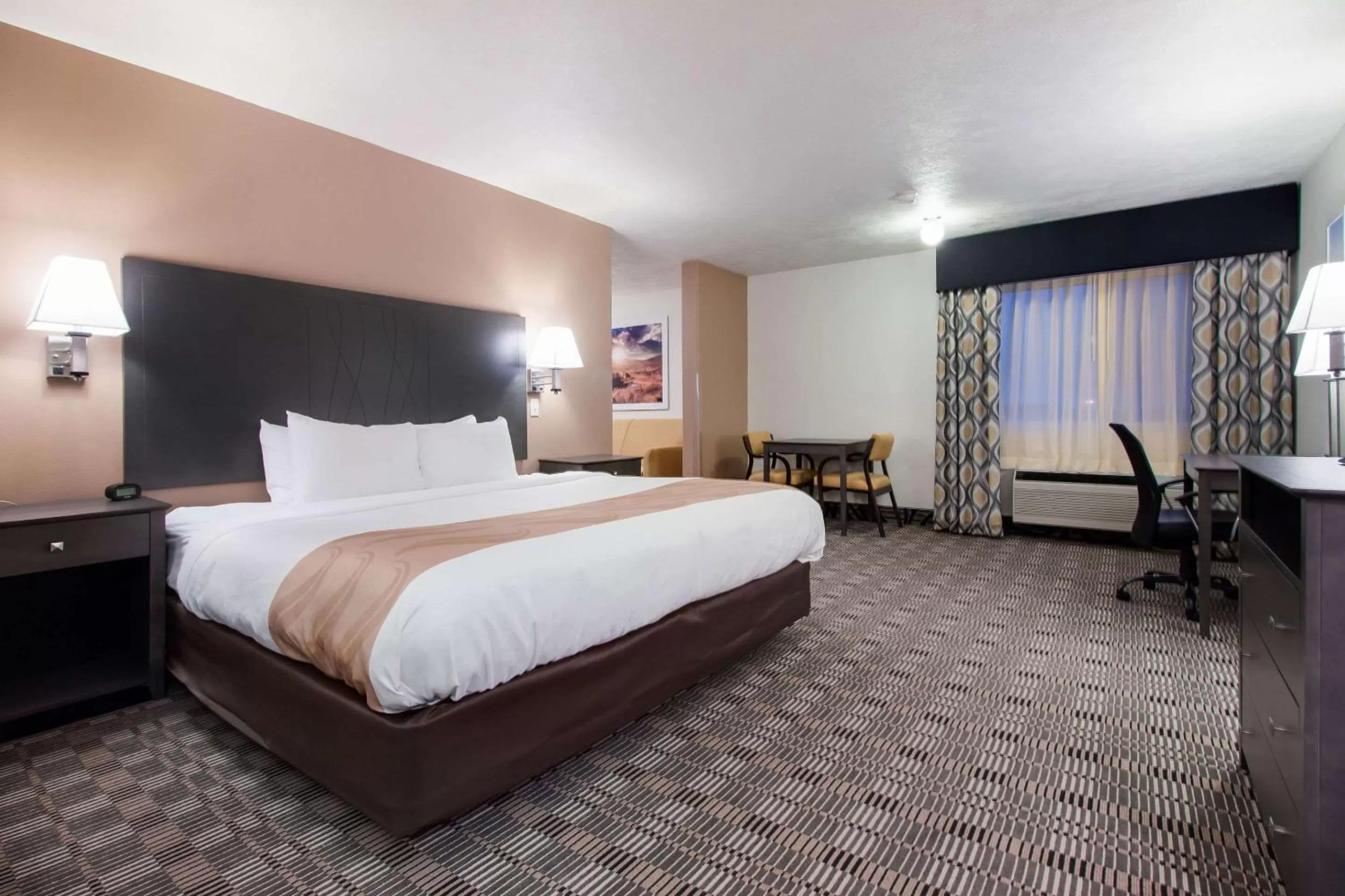 Photo of the whole room, Bed in Quality Inn & Suites McCook