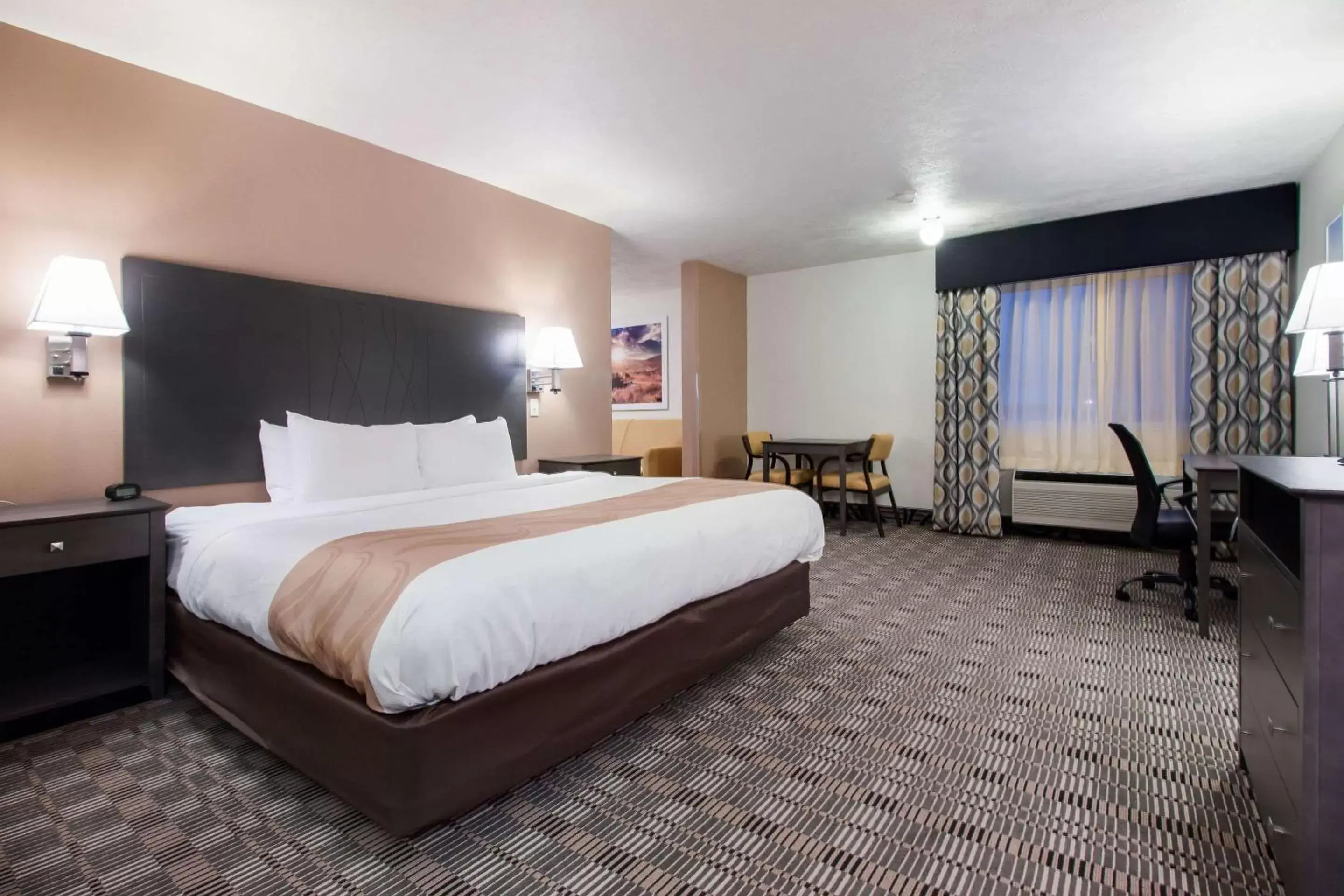 Photo of the whole room, Bed in Quality Inn & Suites