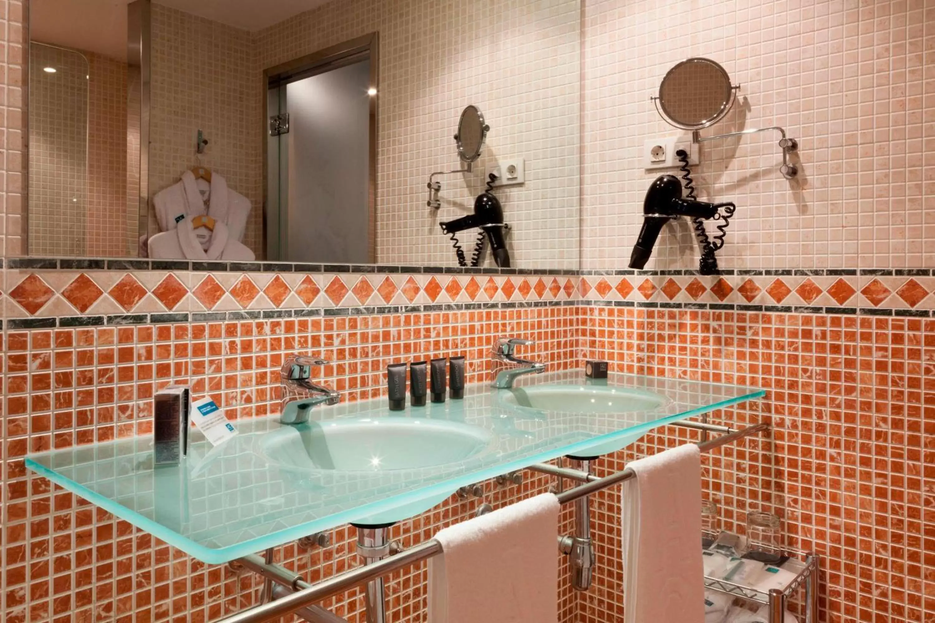 Bathroom in AC Hotel Palacio de Santa Ana by Marriott
