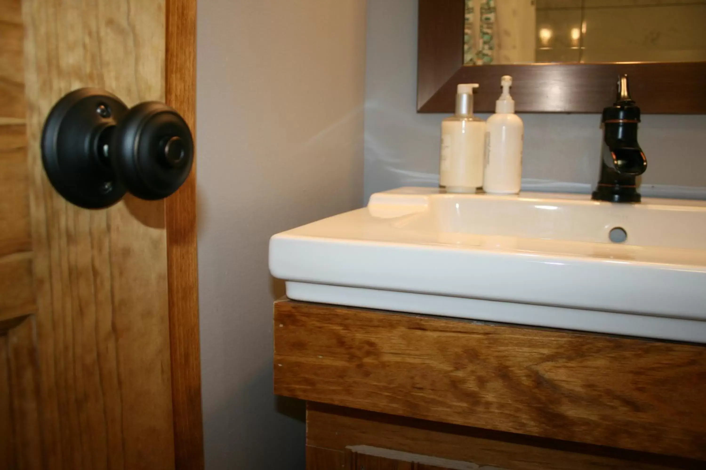 Bathroom in Garnet Hill Lodge