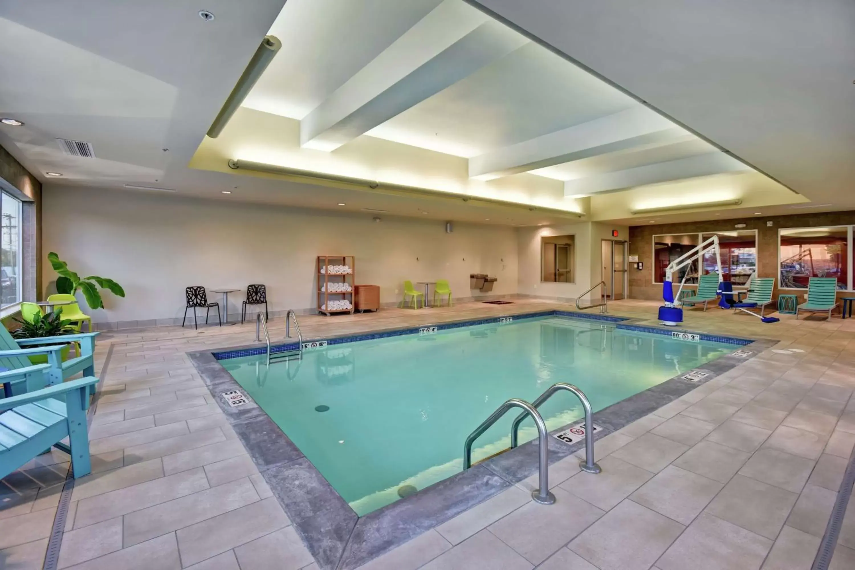 Pool view, Swimming Pool in Home2 Suites by Hilton Springfield North