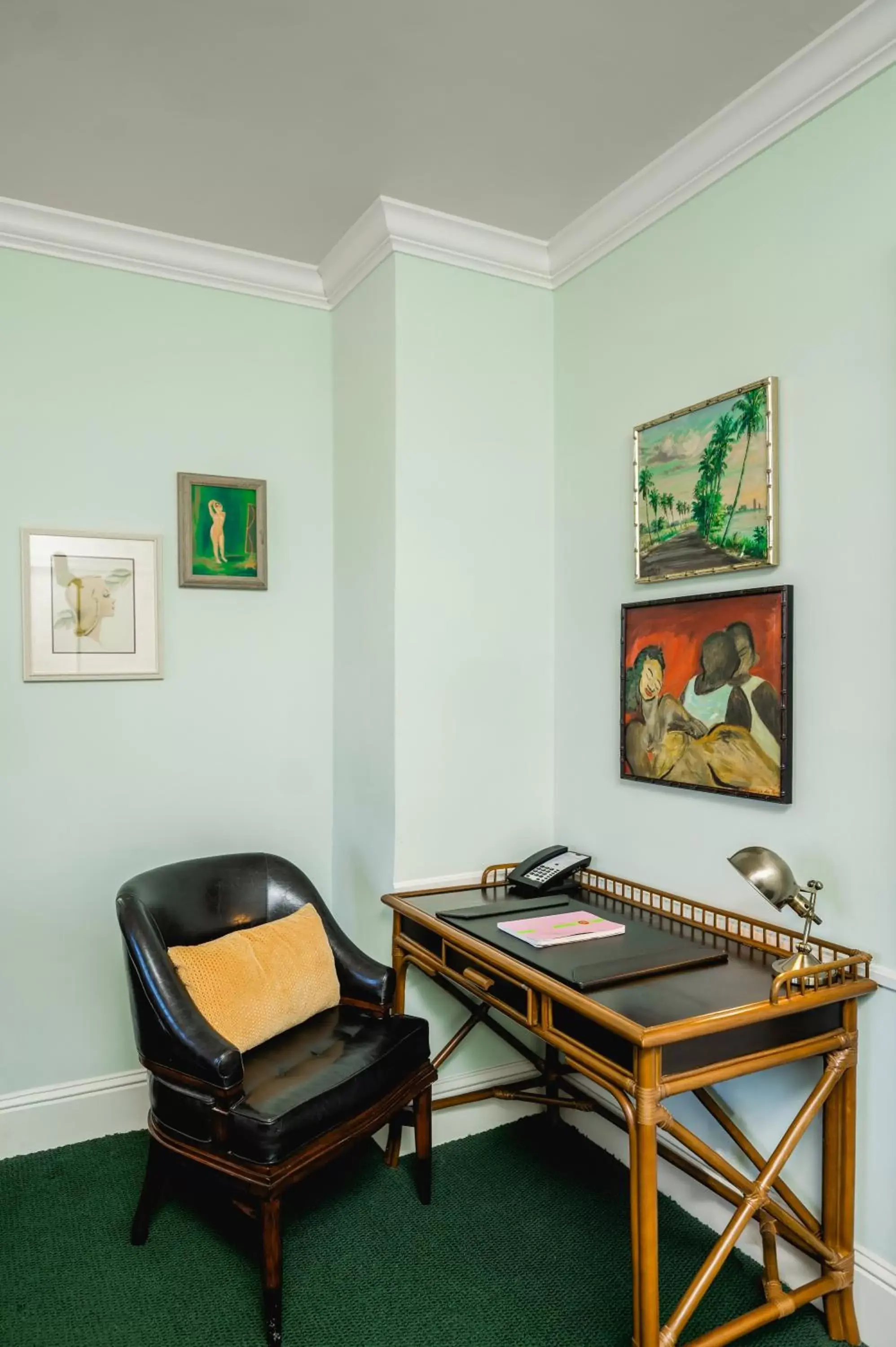 Bedroom, Seating Area in Pontchartrain Hotel St. Charles Avenue