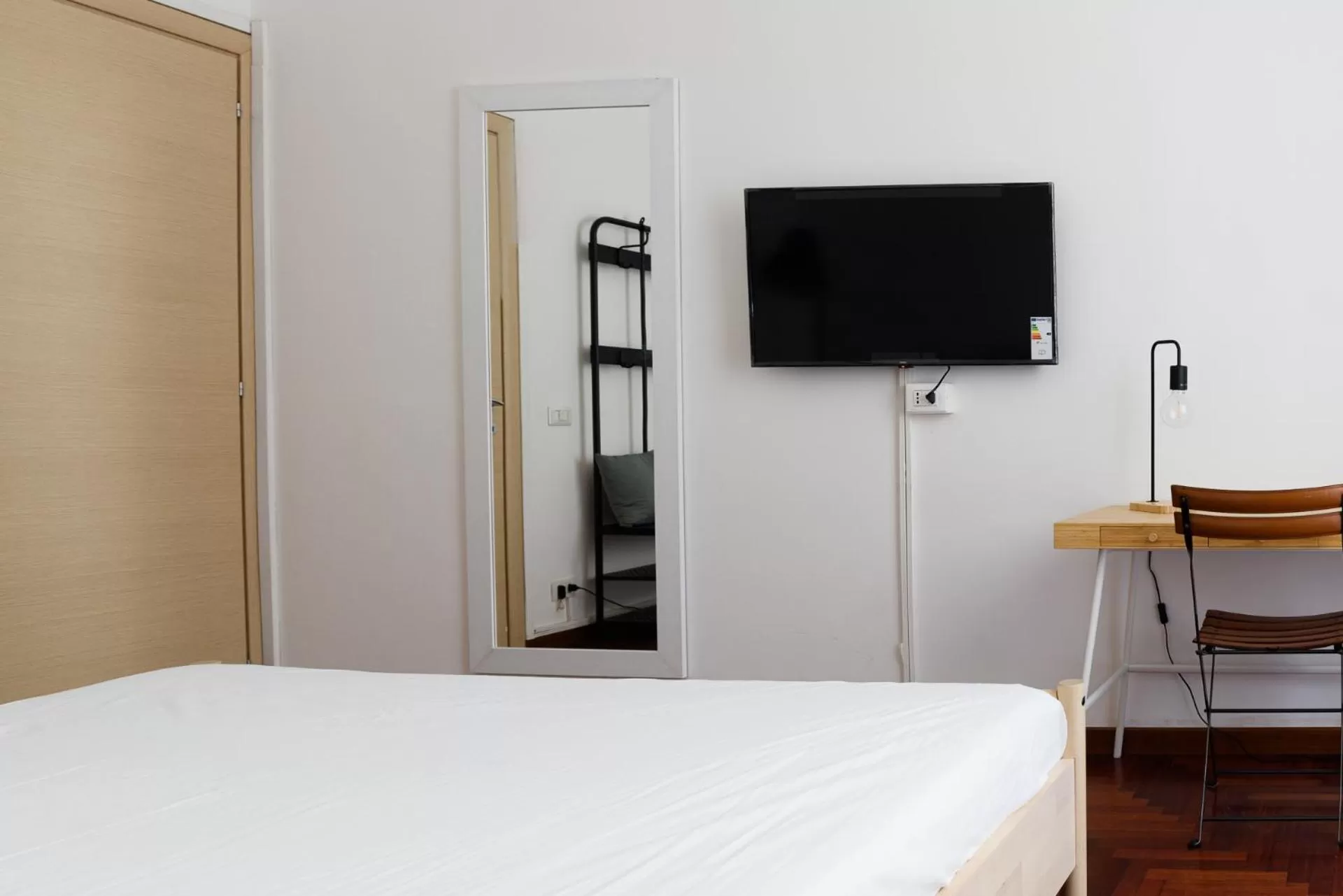 Communal lounge/ TV room, TV/Entertainment Center in B&D Dolce Vita