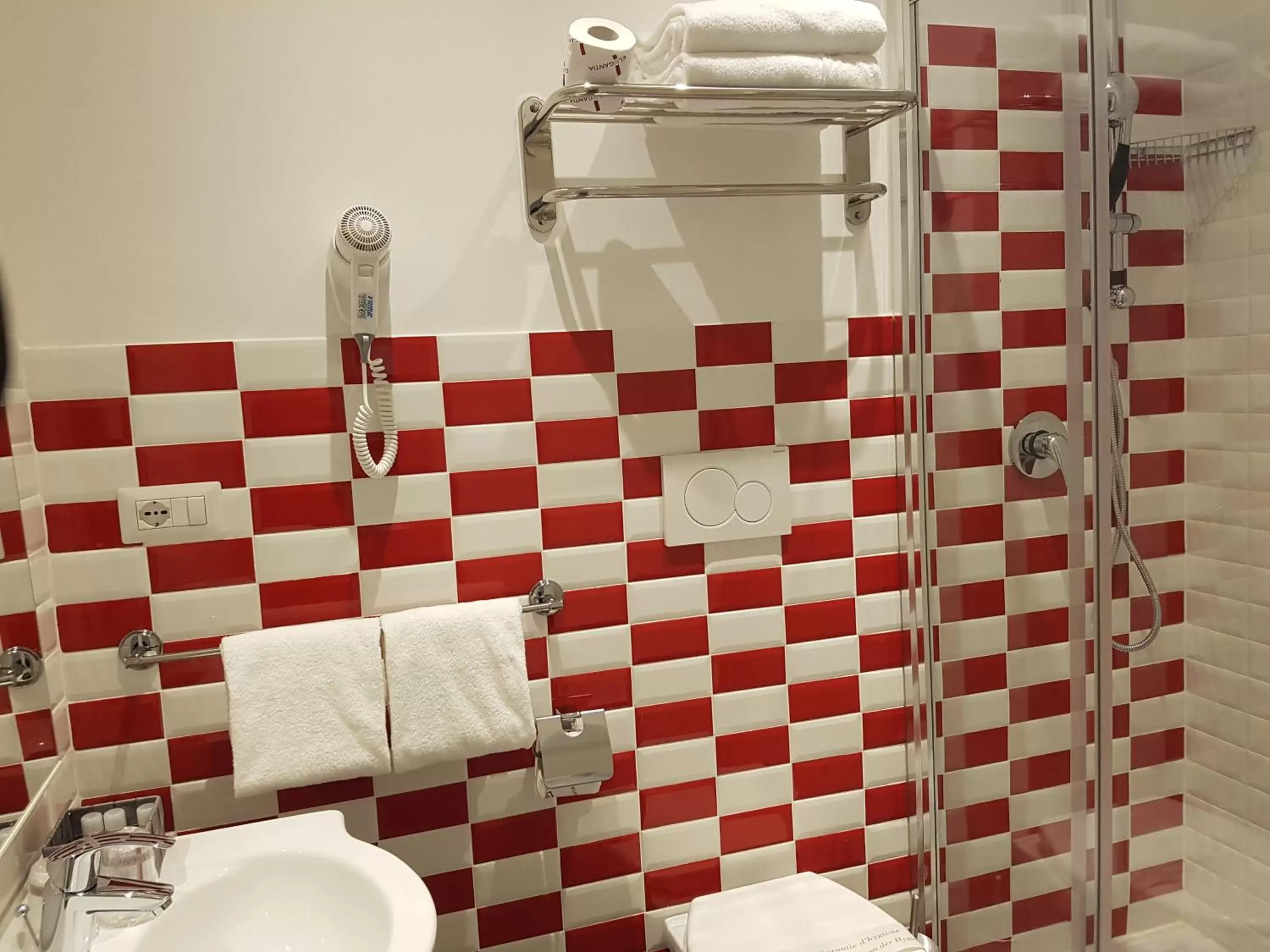 Shower, Bathroom in Residenza Vatican Suite