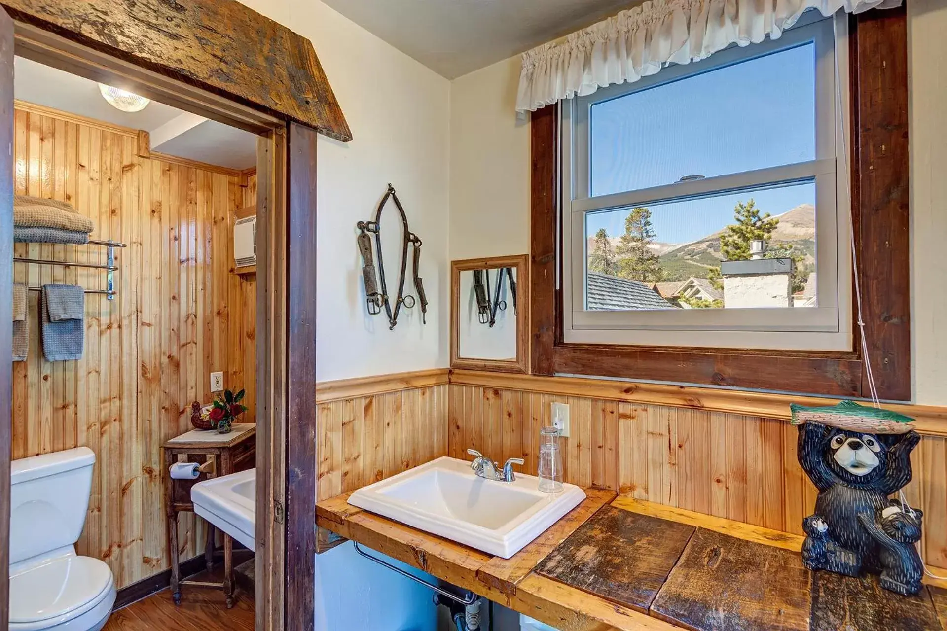 Bathroom in Fireside Inn & Hostel