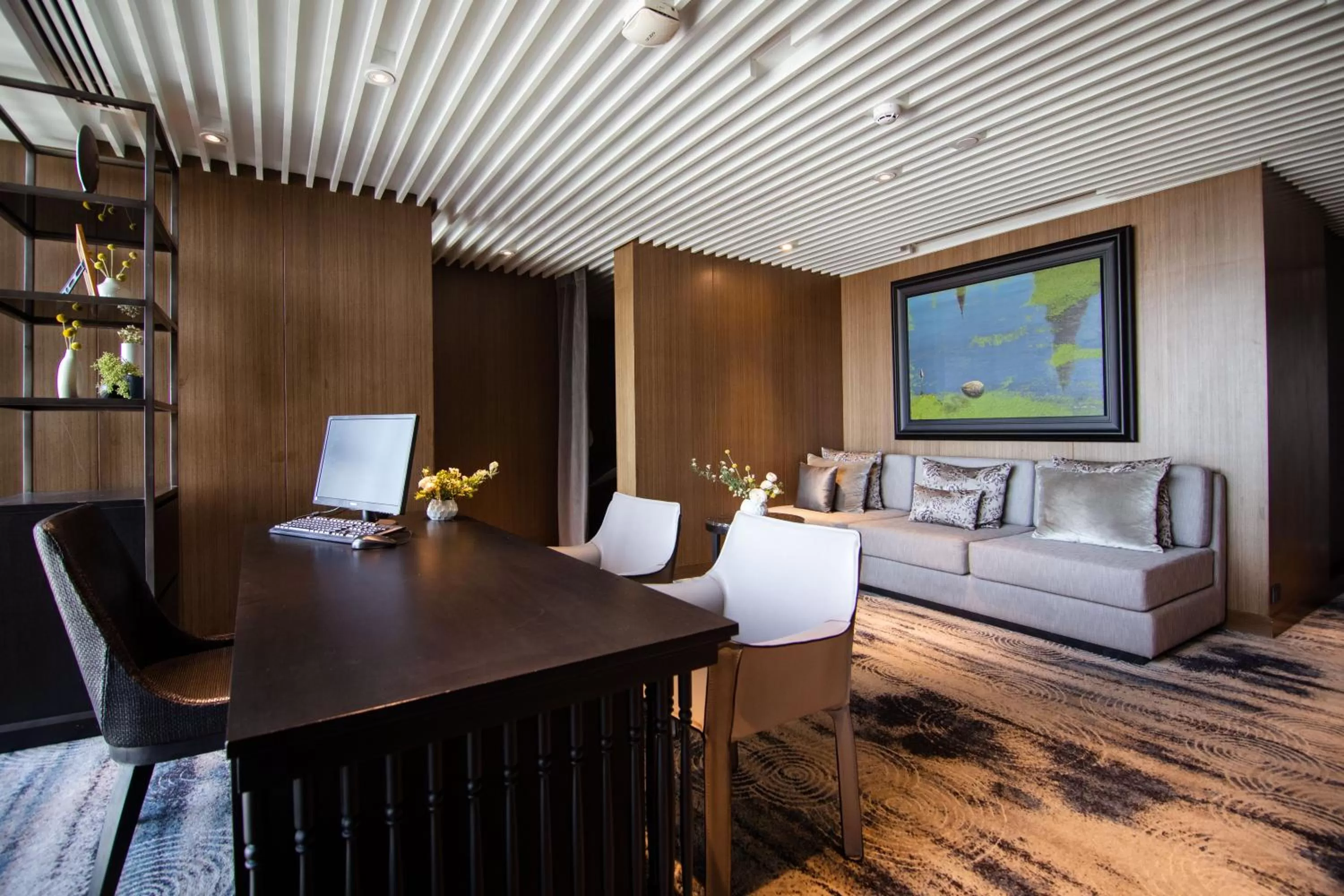 Seating area in 137 Pillars Residences Bangkok