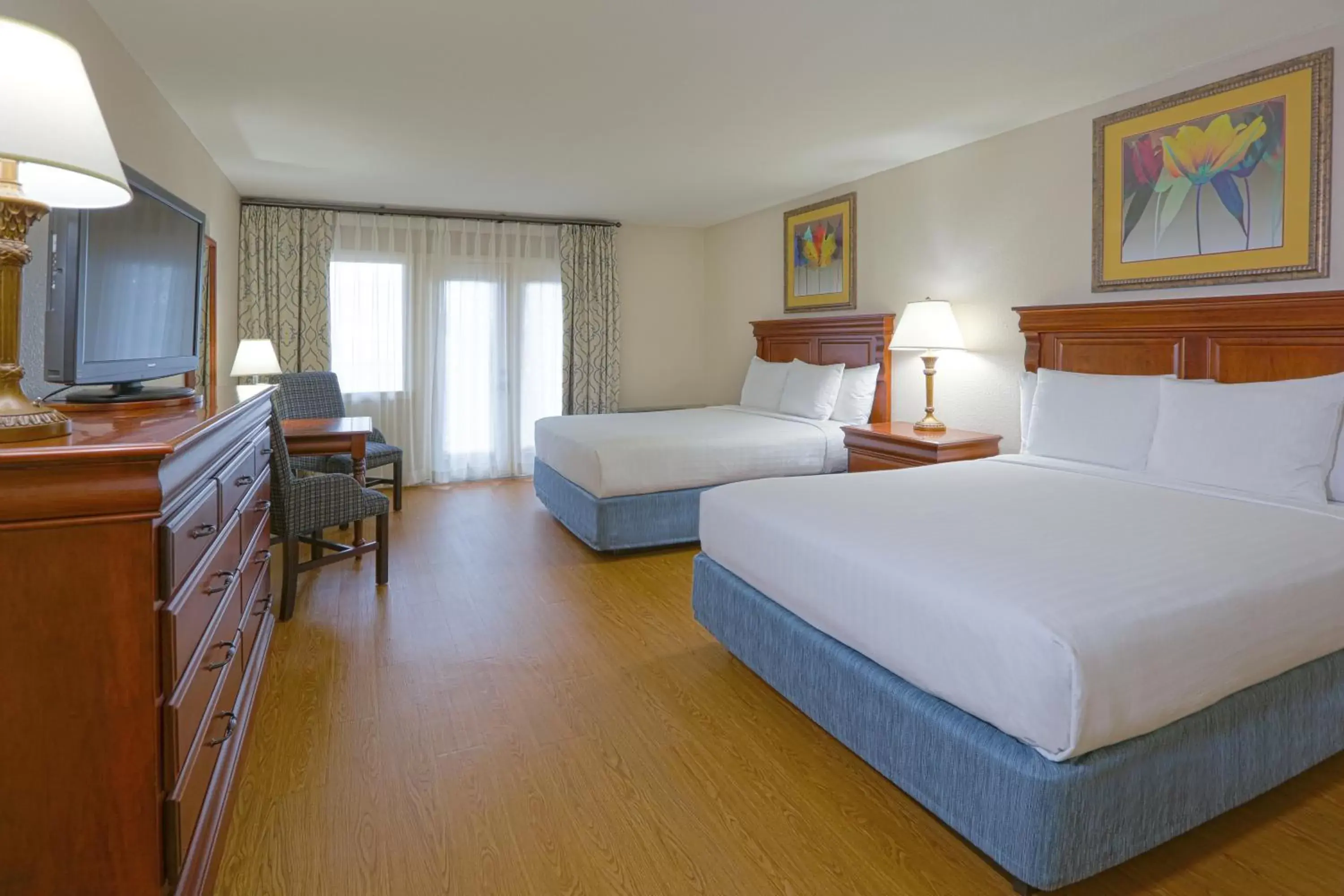 Photo of the whole room, Bed in Music Road Resort Hotel and Inn