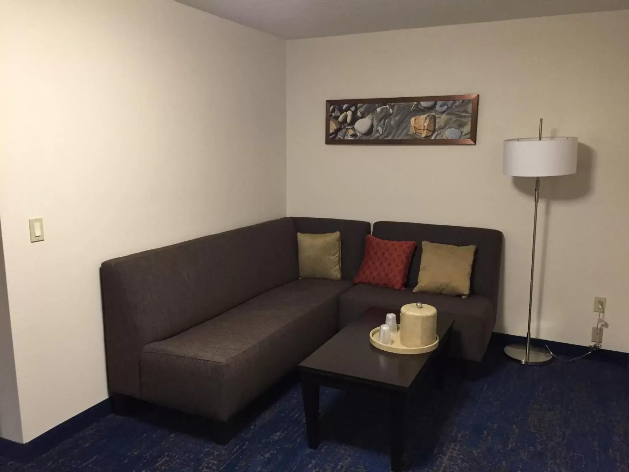 Seating Area in Best Western Plus Portland Airport Hotel & Suites