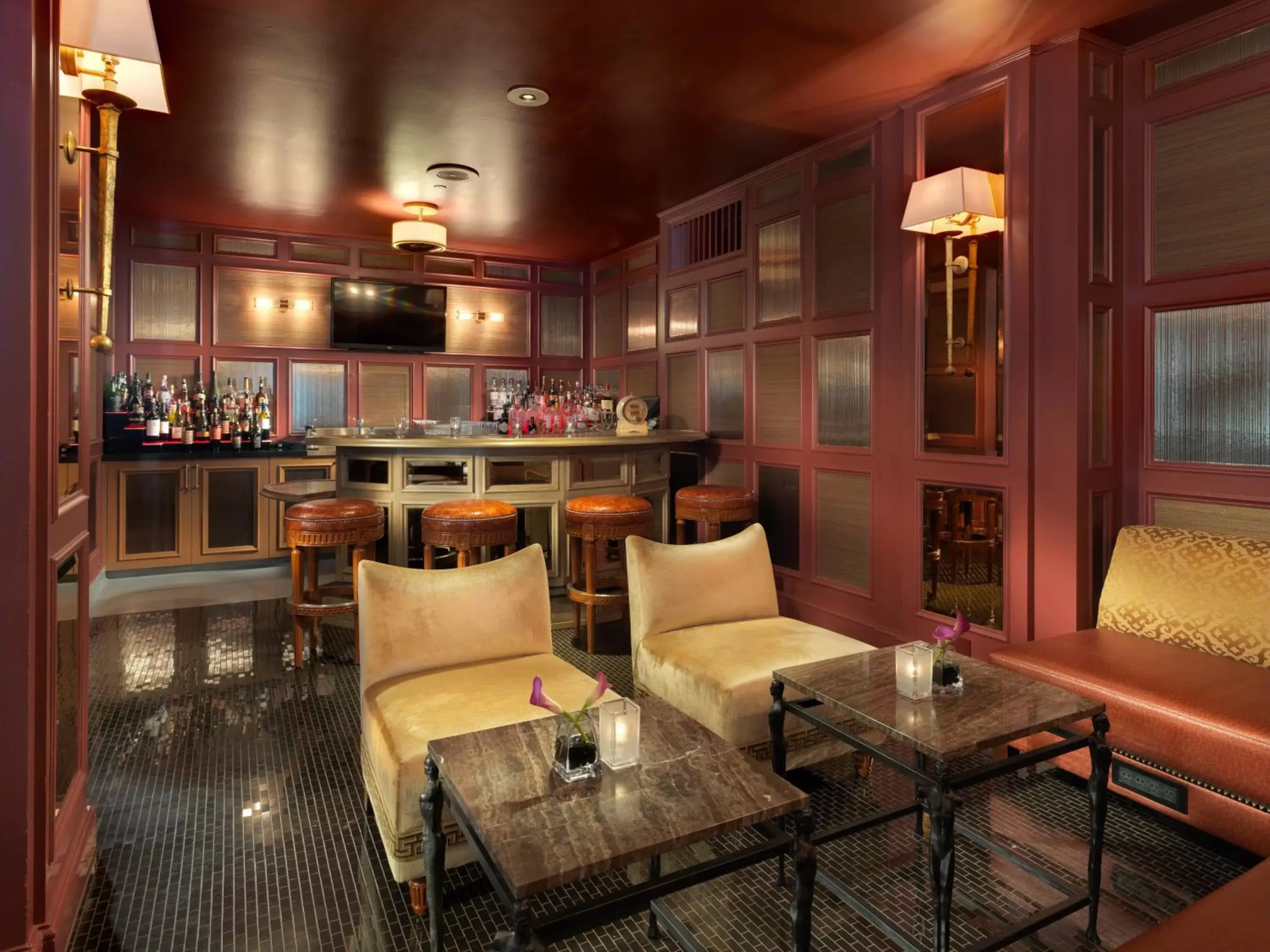Lounge or bar in InterContinental Mark Hopkins San Francisco, an IHG Hotel