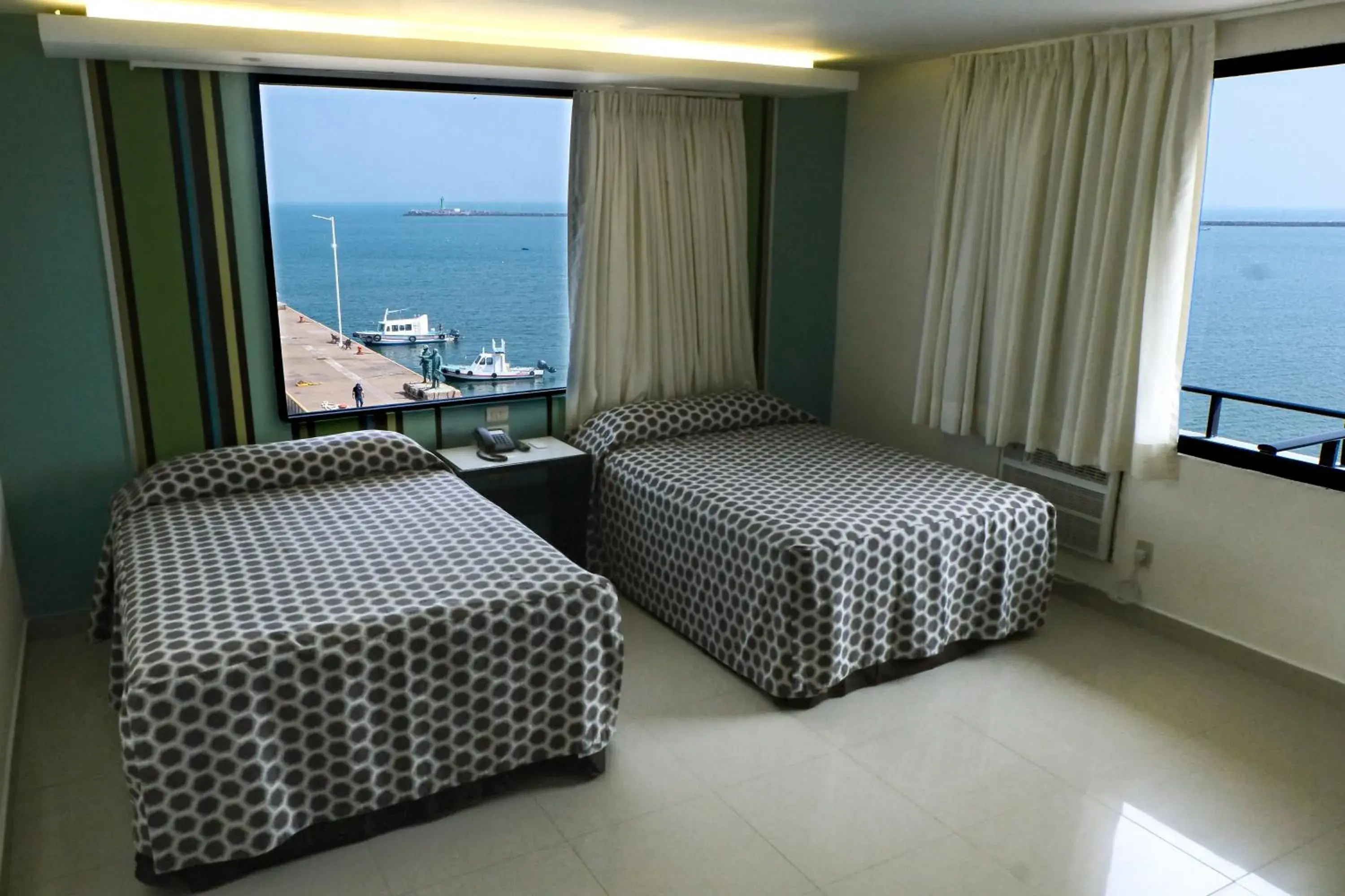 Photo of the whole room, Sea View in Hotel Mar y Tierra