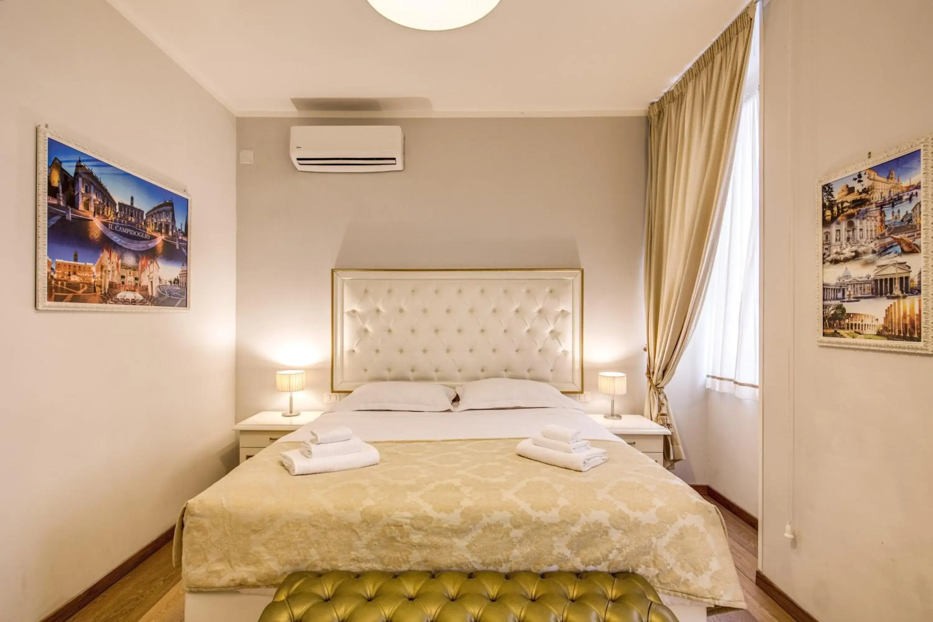Bed in Gravina Suite Frattina