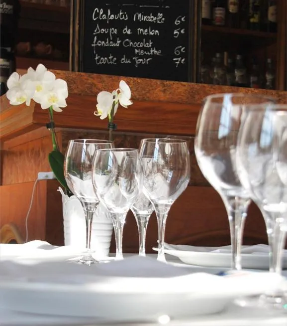 Restaurant/places to eat in La Poularde