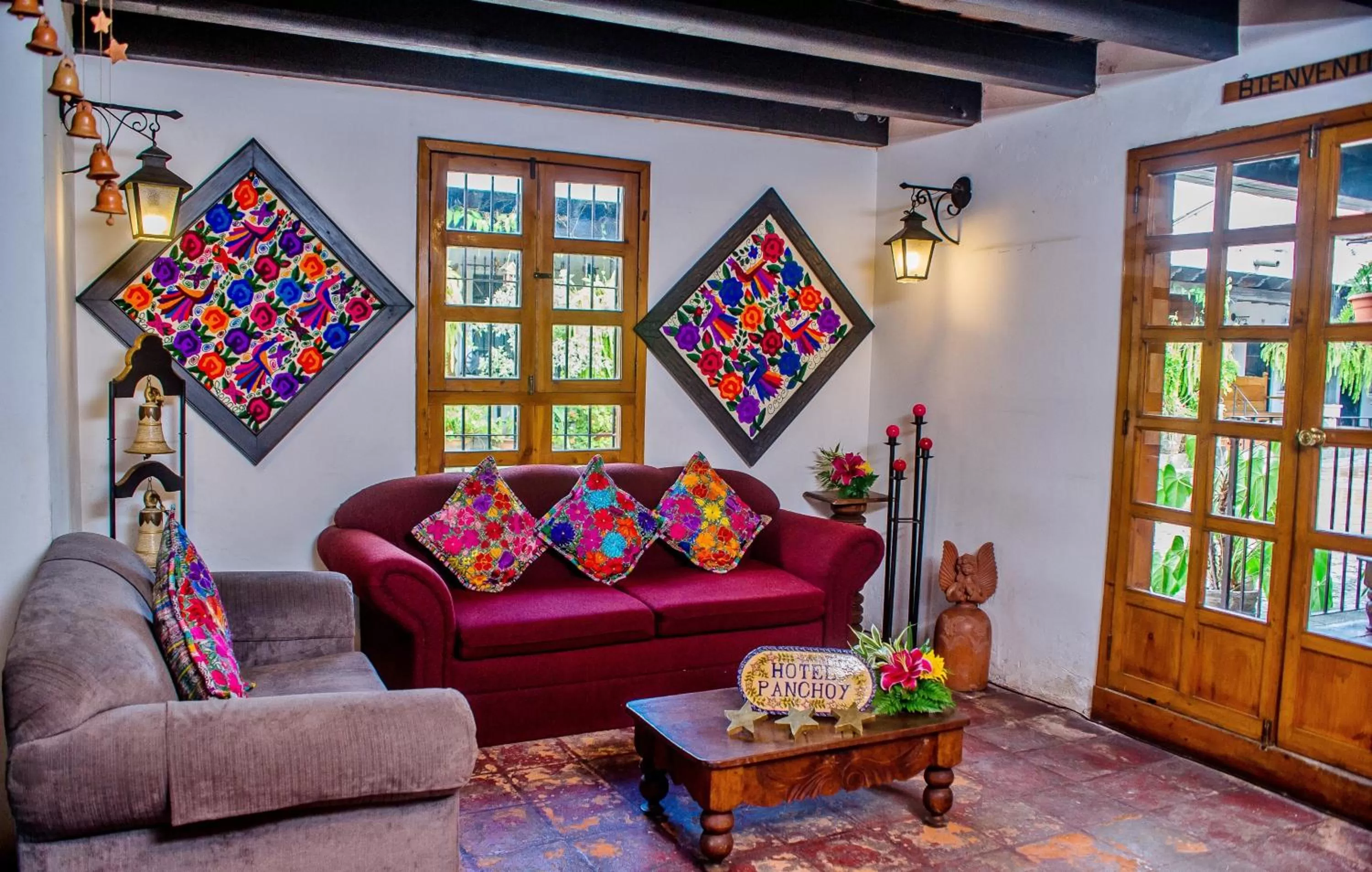 Communal lounge/ TV room in Hotel Panchoy by AHS