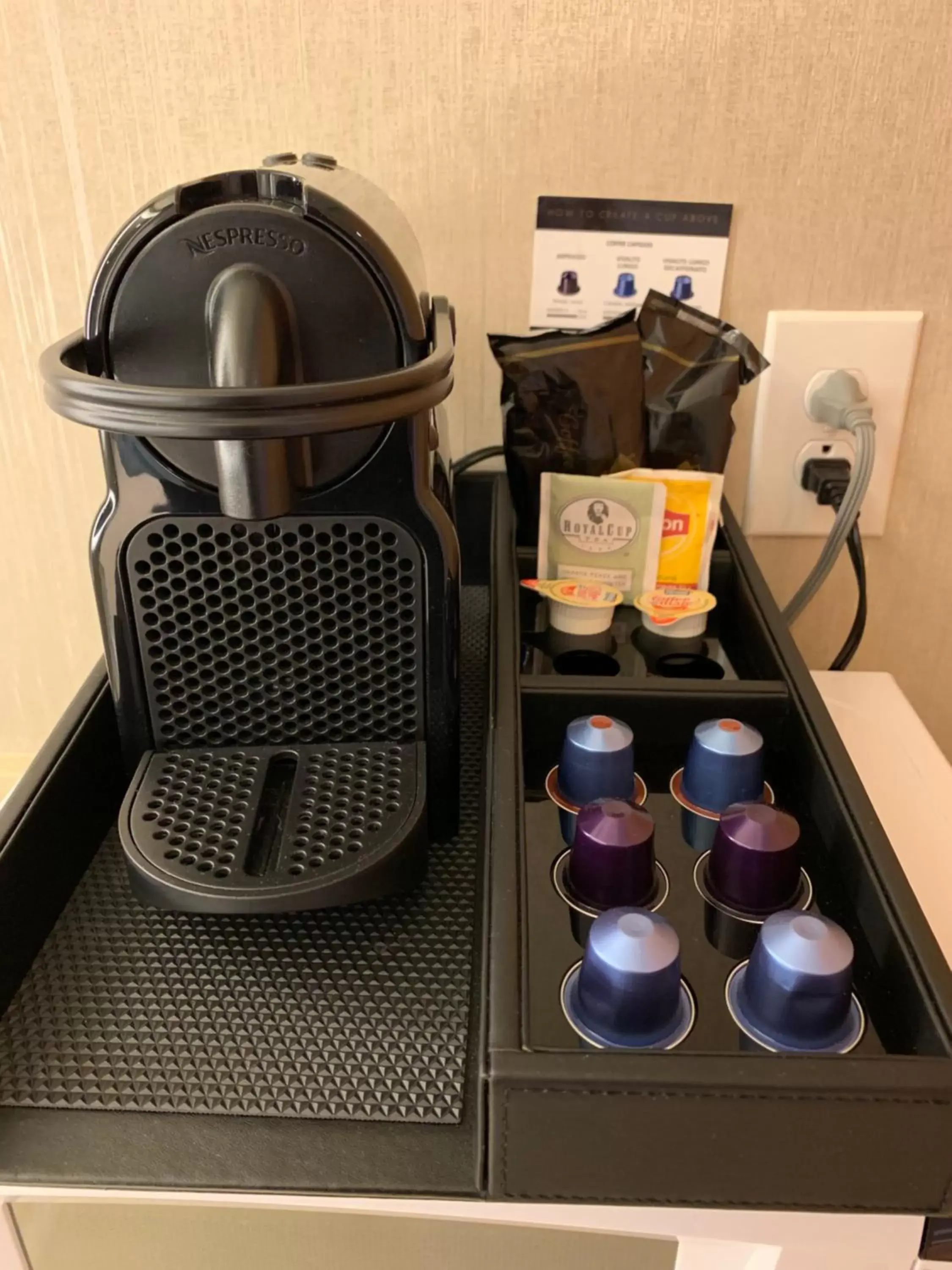 Coffee/tea facilities, Kitchen/Kitchenette in Hotel Strata