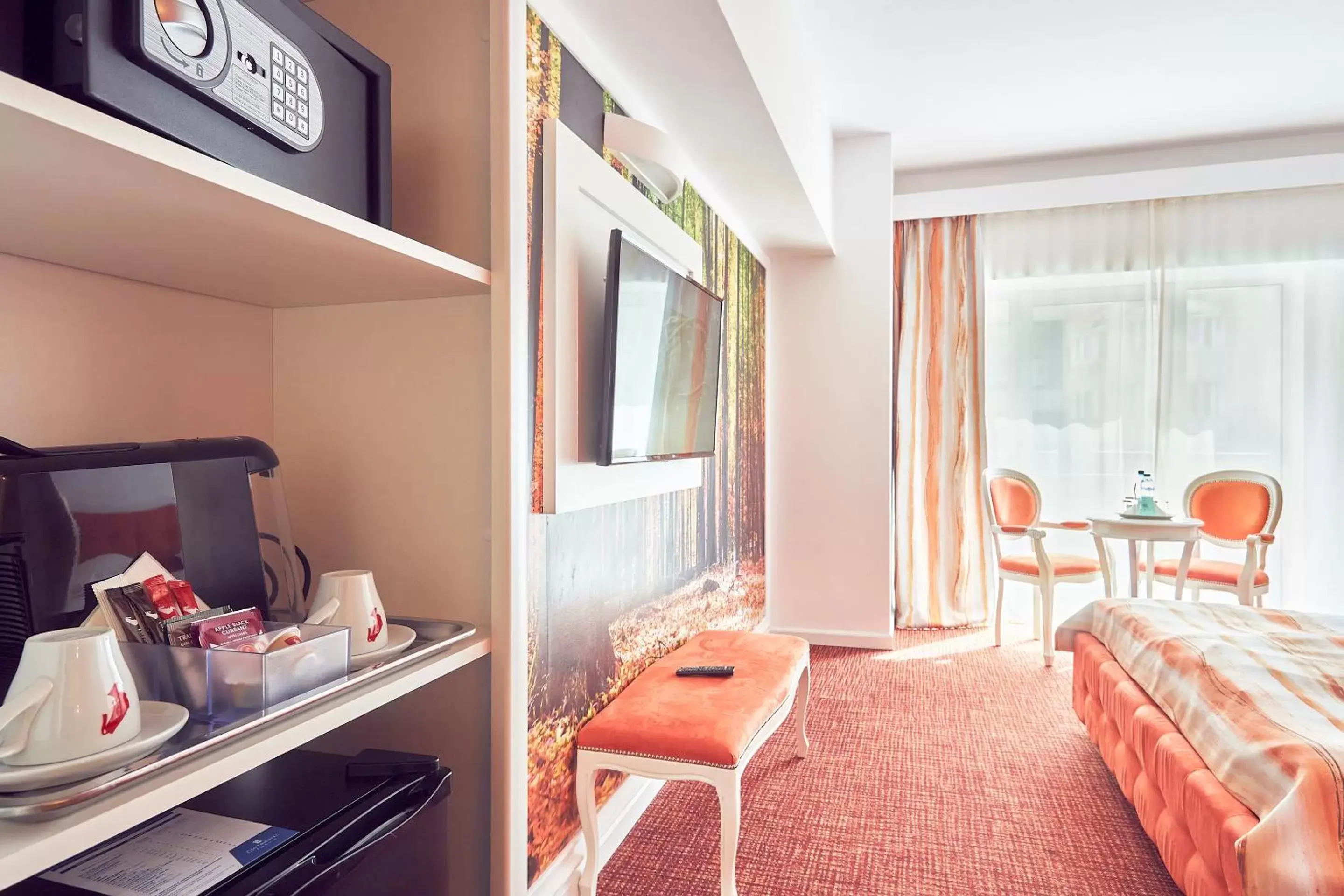 TV and multimedia, Bed in Continental Forum Constanta TV and multimedia, Bed in Continental Forum Constanta