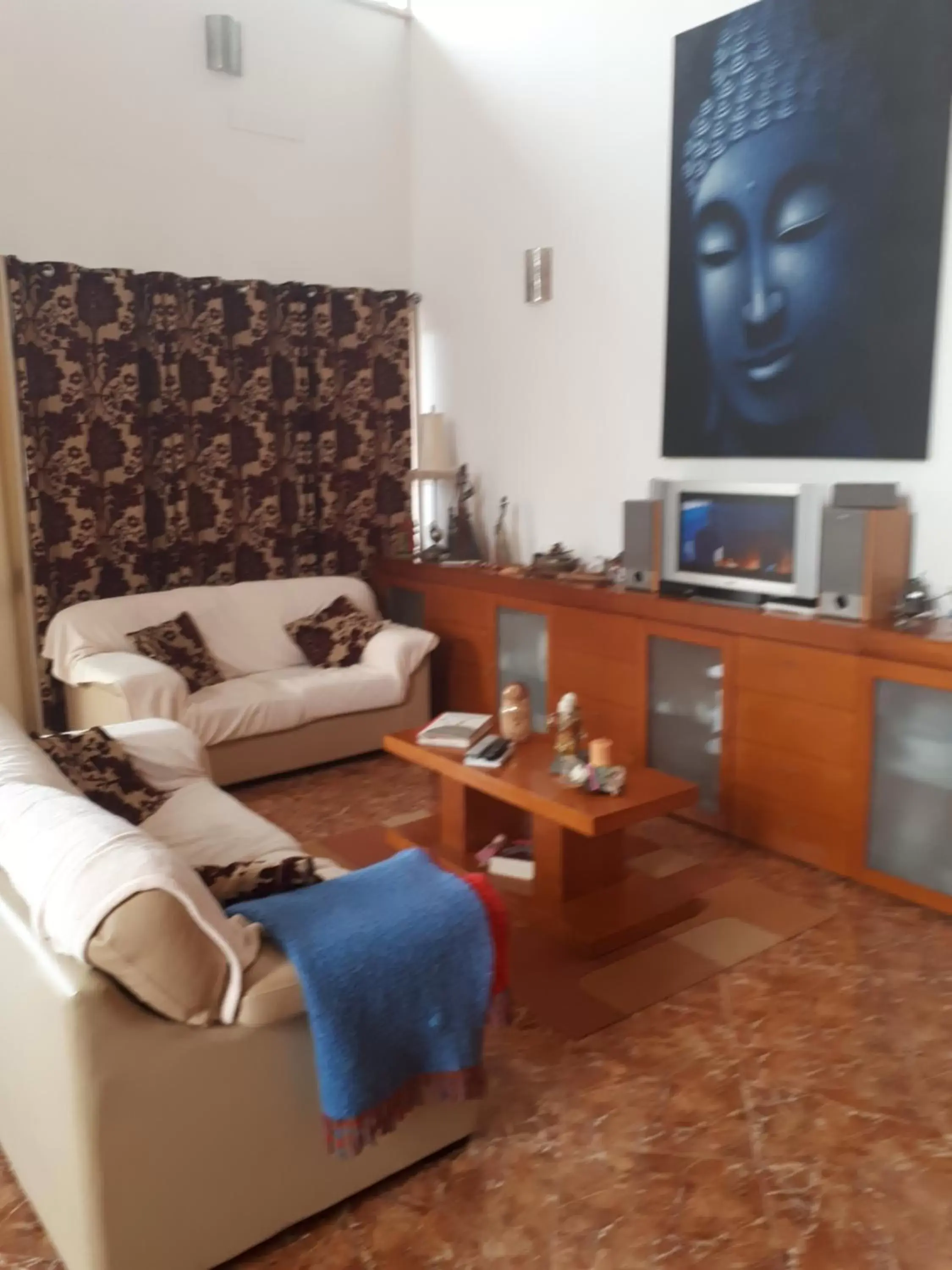 Communal lounge/ TV room in Serra e Mar