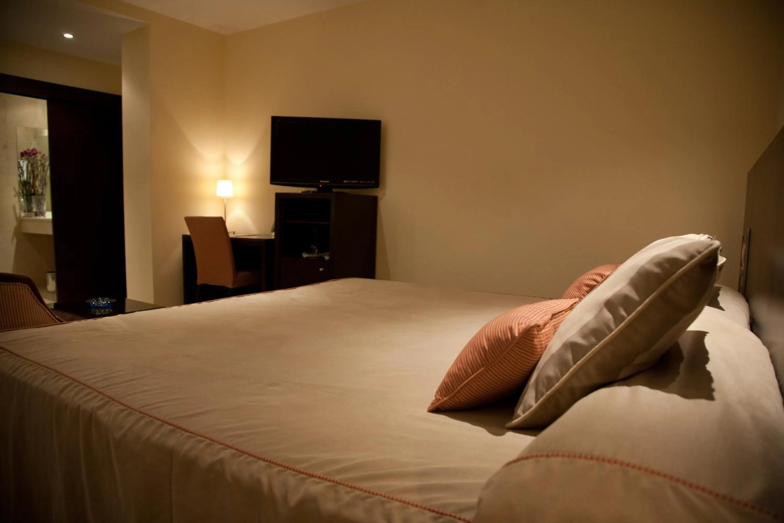 Bed in Hotel El Mesón