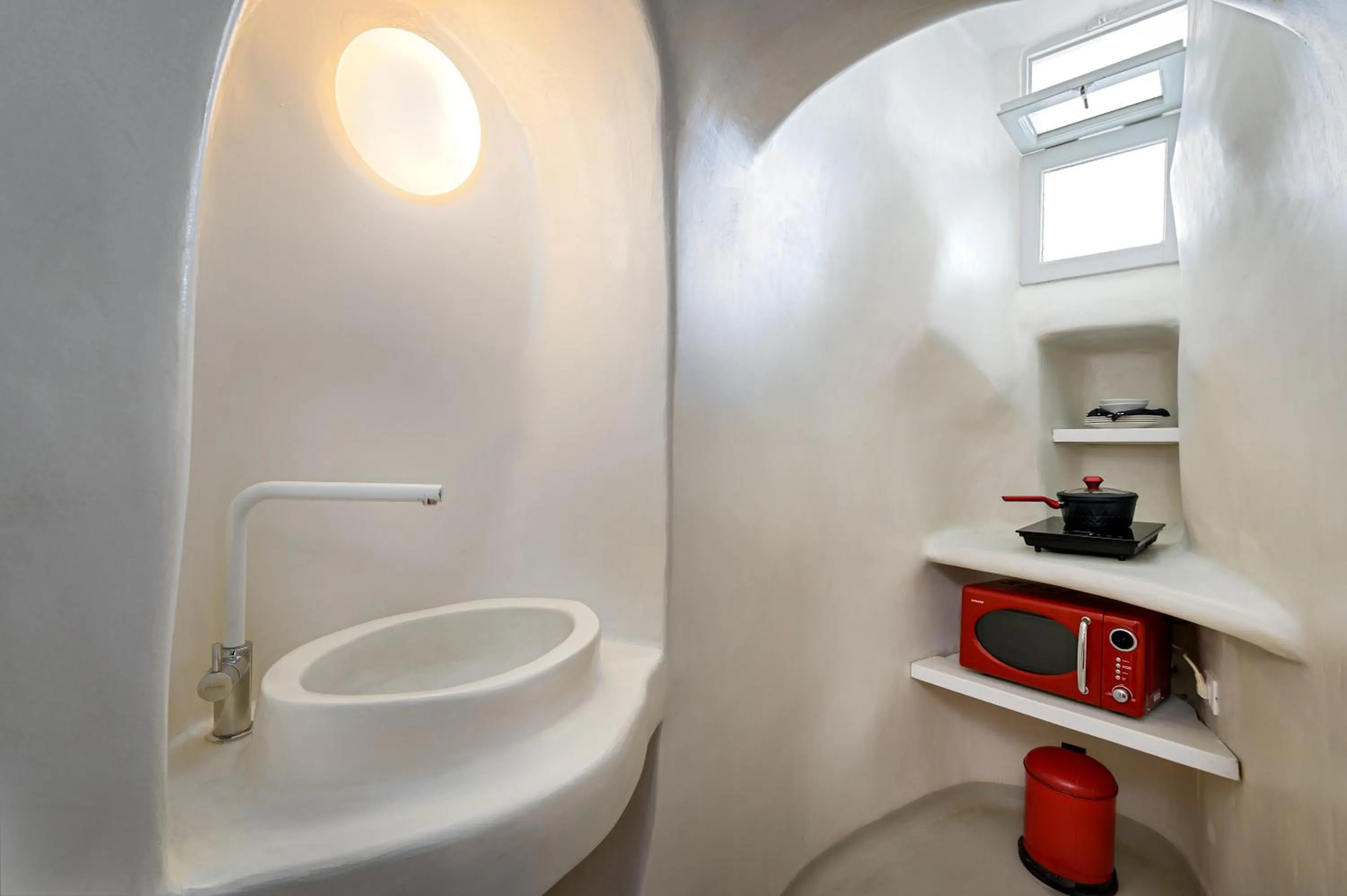 Kitchen or kitchenette in Trieris Villa & Suites