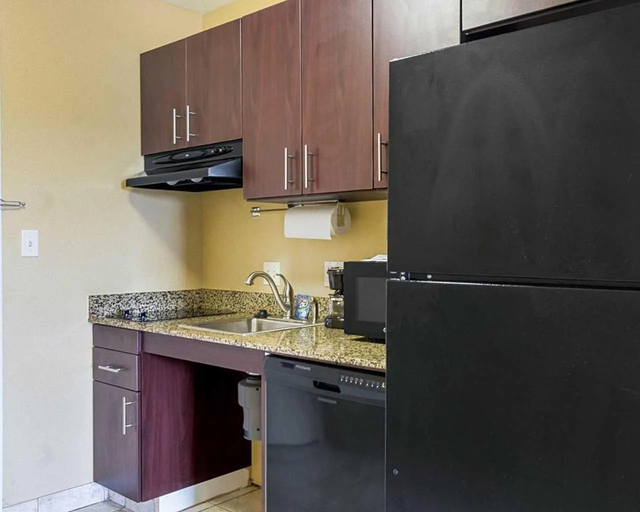 Coffee/tea facilities in MainStay Suites Minot