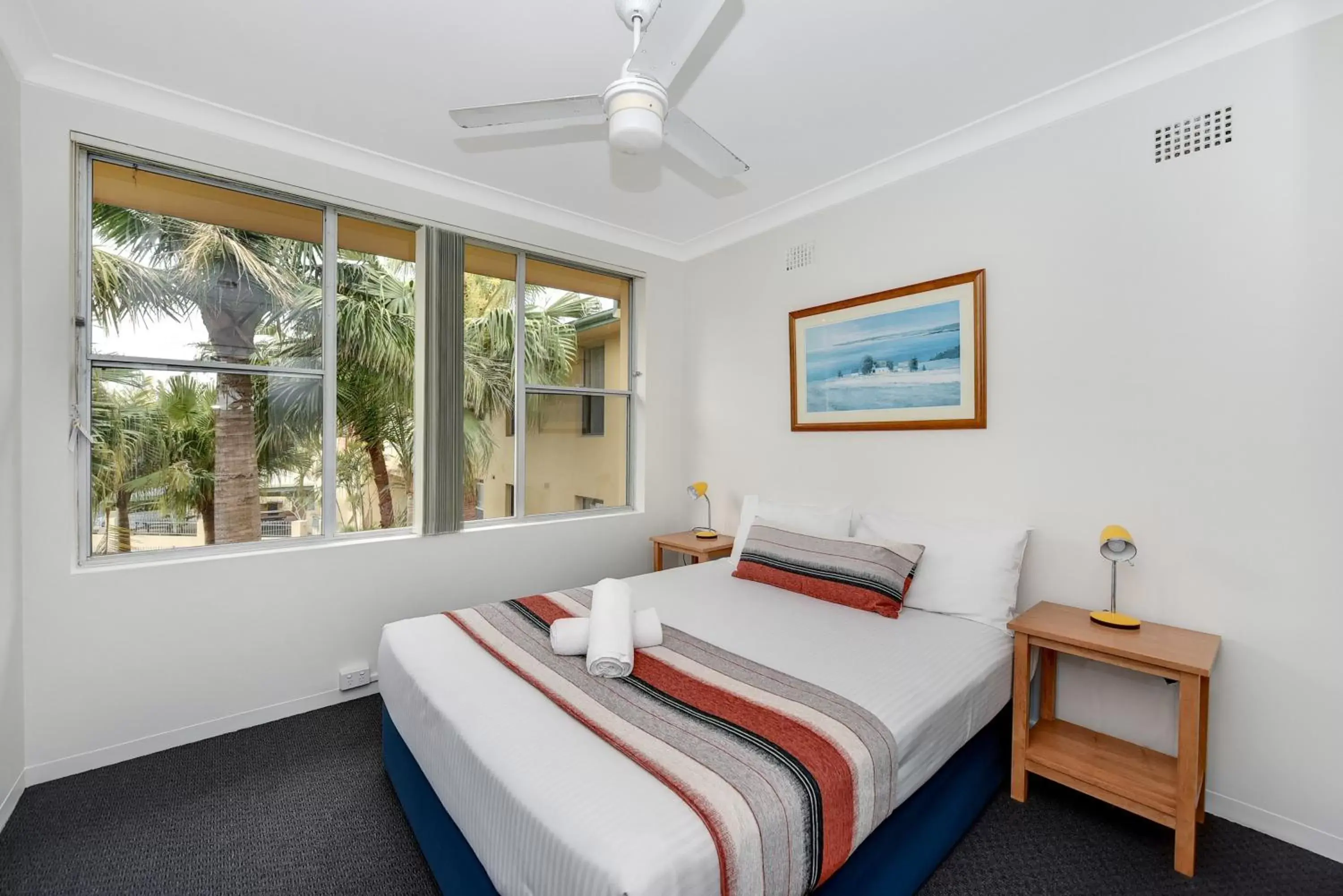 Bed in Oxley Cove Holiday Apartment