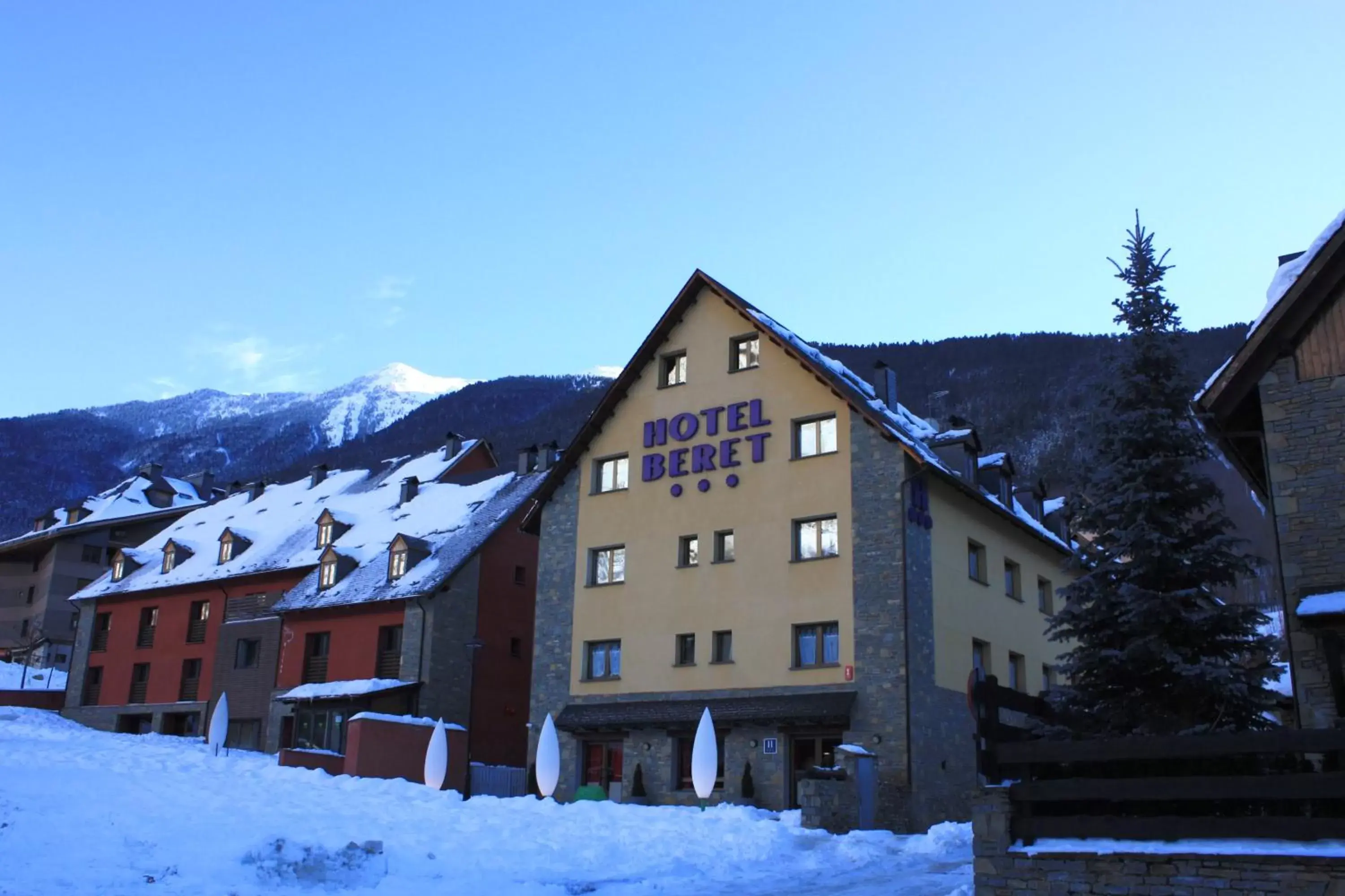 Off site, Winter in Hotel AA Beret