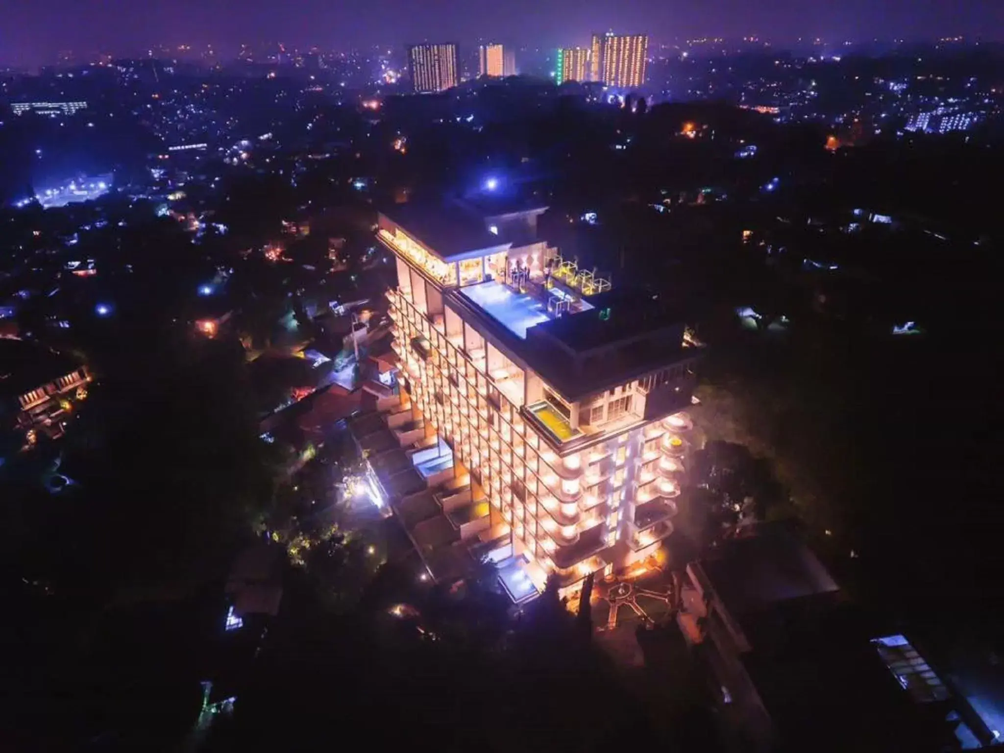 Bird's-eye View in Art Deco Luxury Hotel & Residence