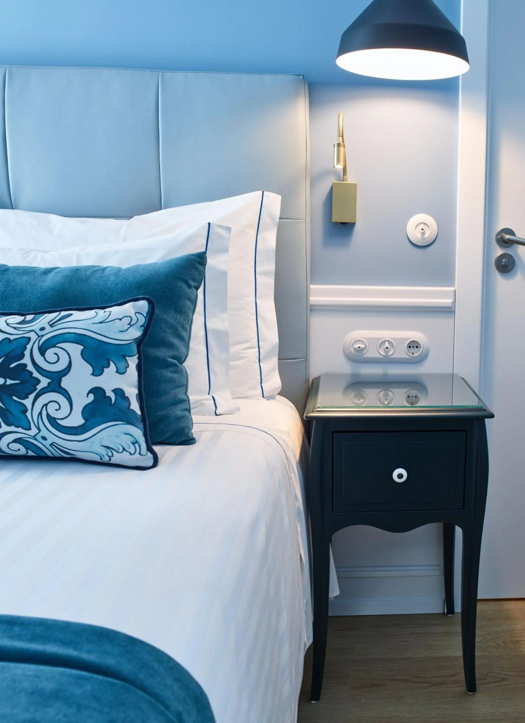 Decorative detail, Bed in Hotel Florescente