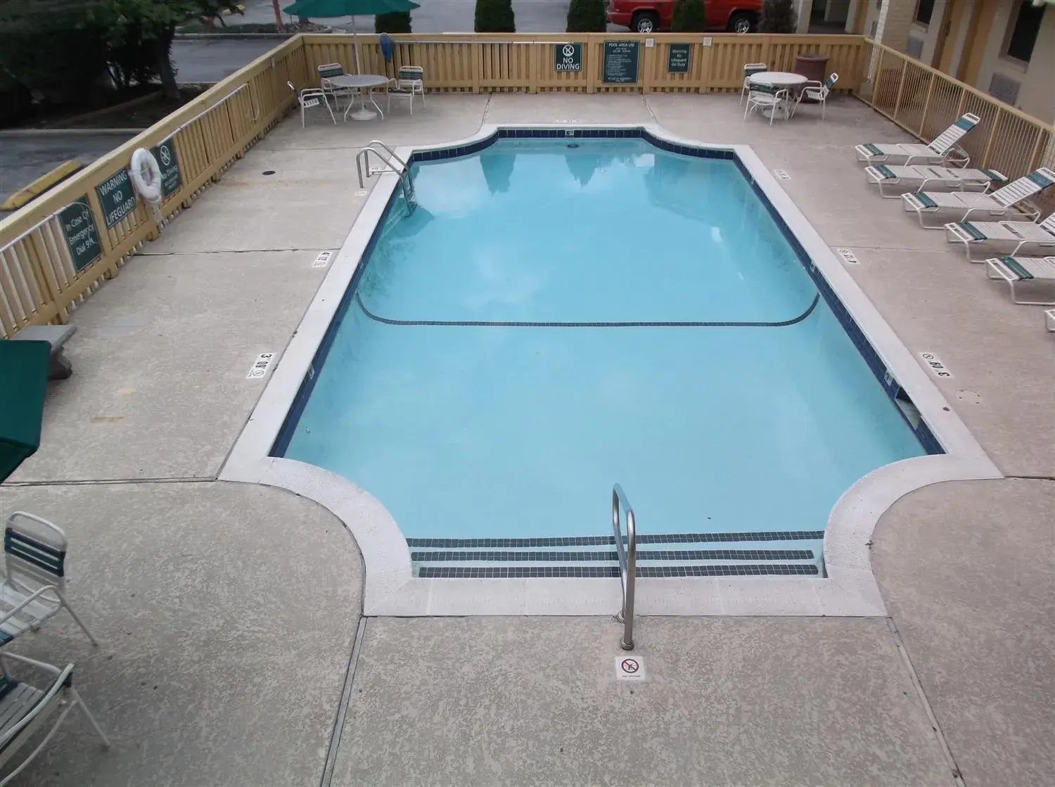 Swimming pool, Pool View in Motel 6-Knoxville, TN