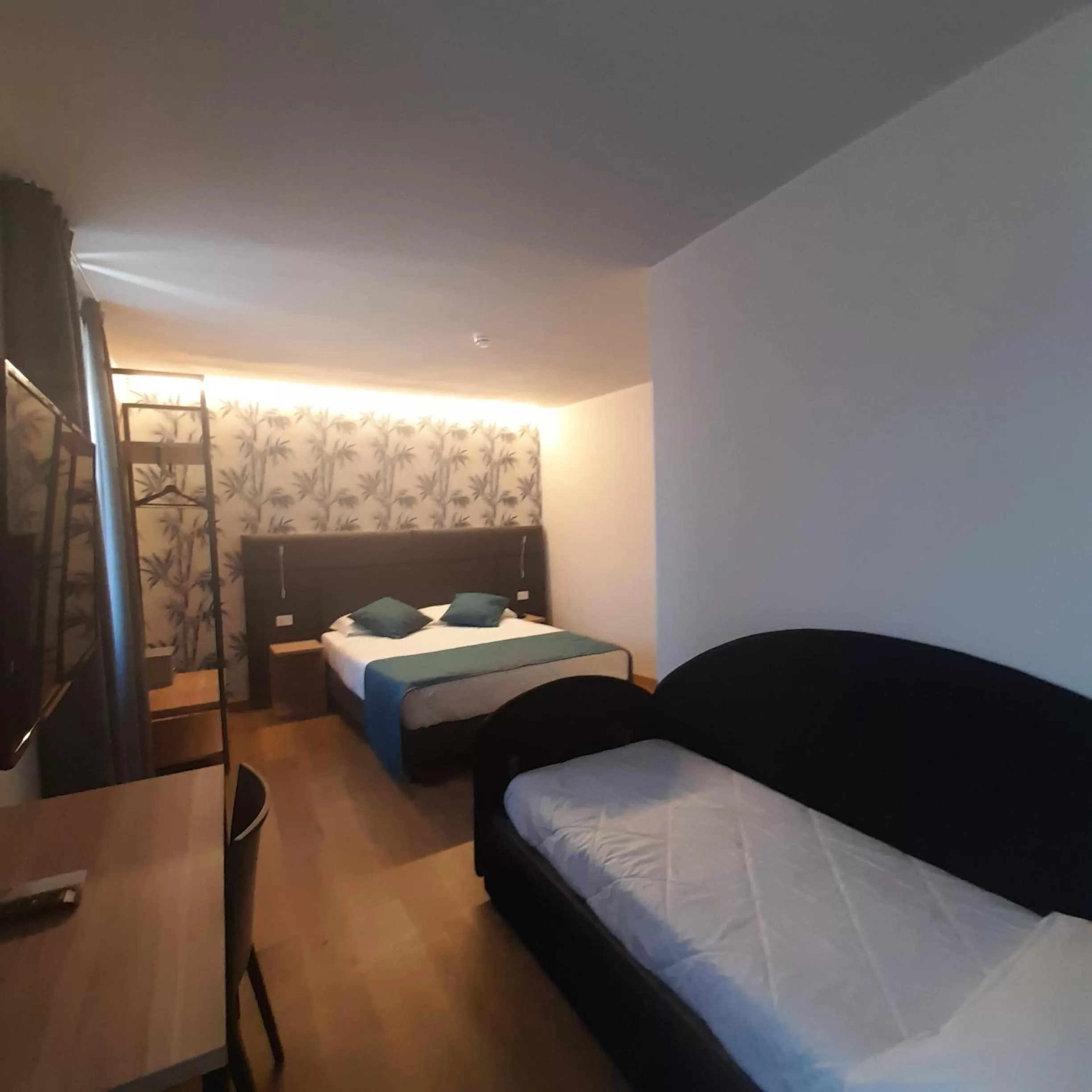 Bed in Bike Hotel Touring Gardone Riviera & Wellness